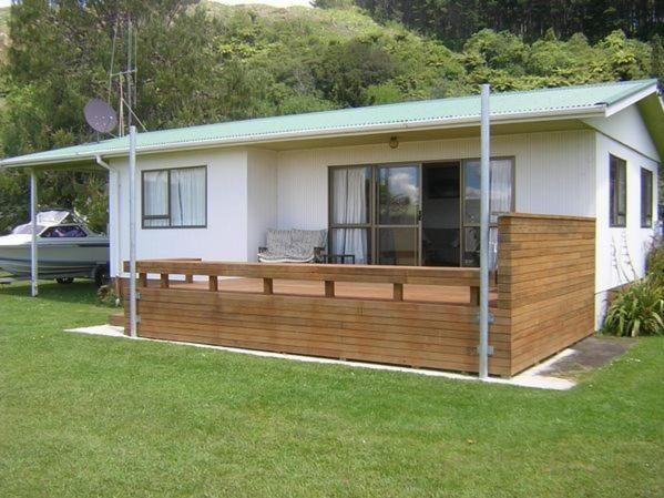 The Lakehouse Bach - Lake Rotoiti Bach view 2