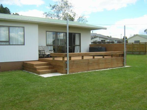The Lakehouse Bach - Lake Rotoiti Bach view 5