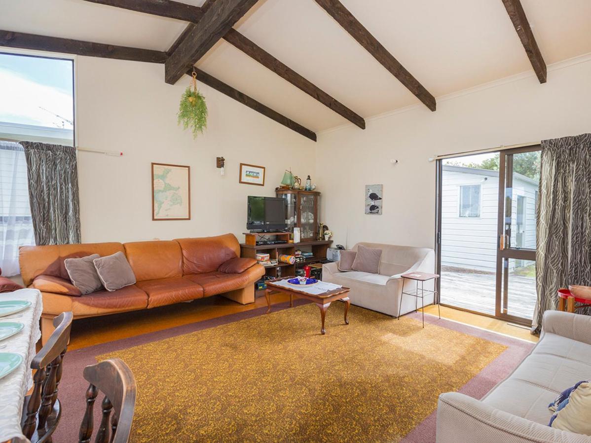Kiwi Bach at Omaha - Omaha Holiday Home view 2