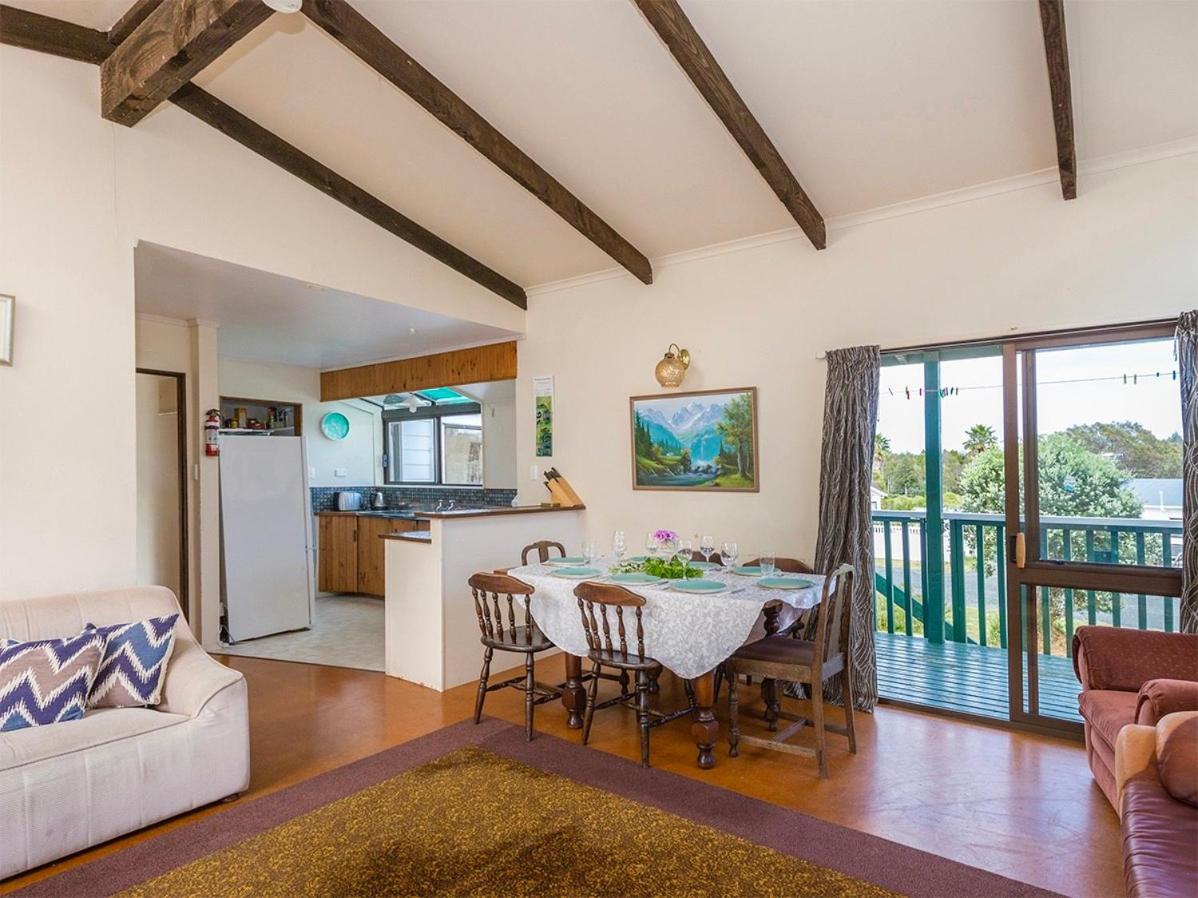 Kiwi Bach at Omaha - Omaha Holiday Home view 3