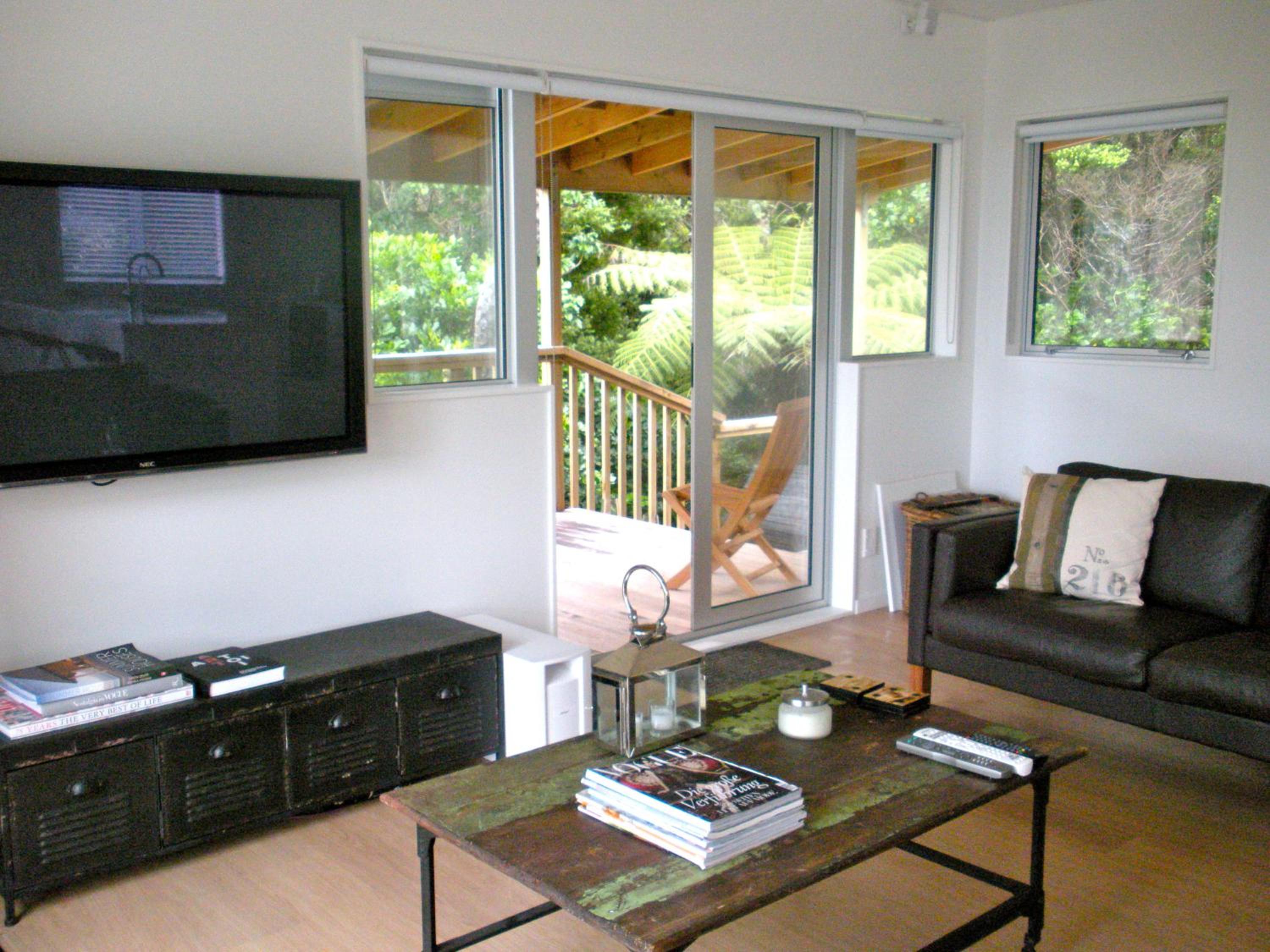 Tiromoana - Mathesons Bay Holiday Home