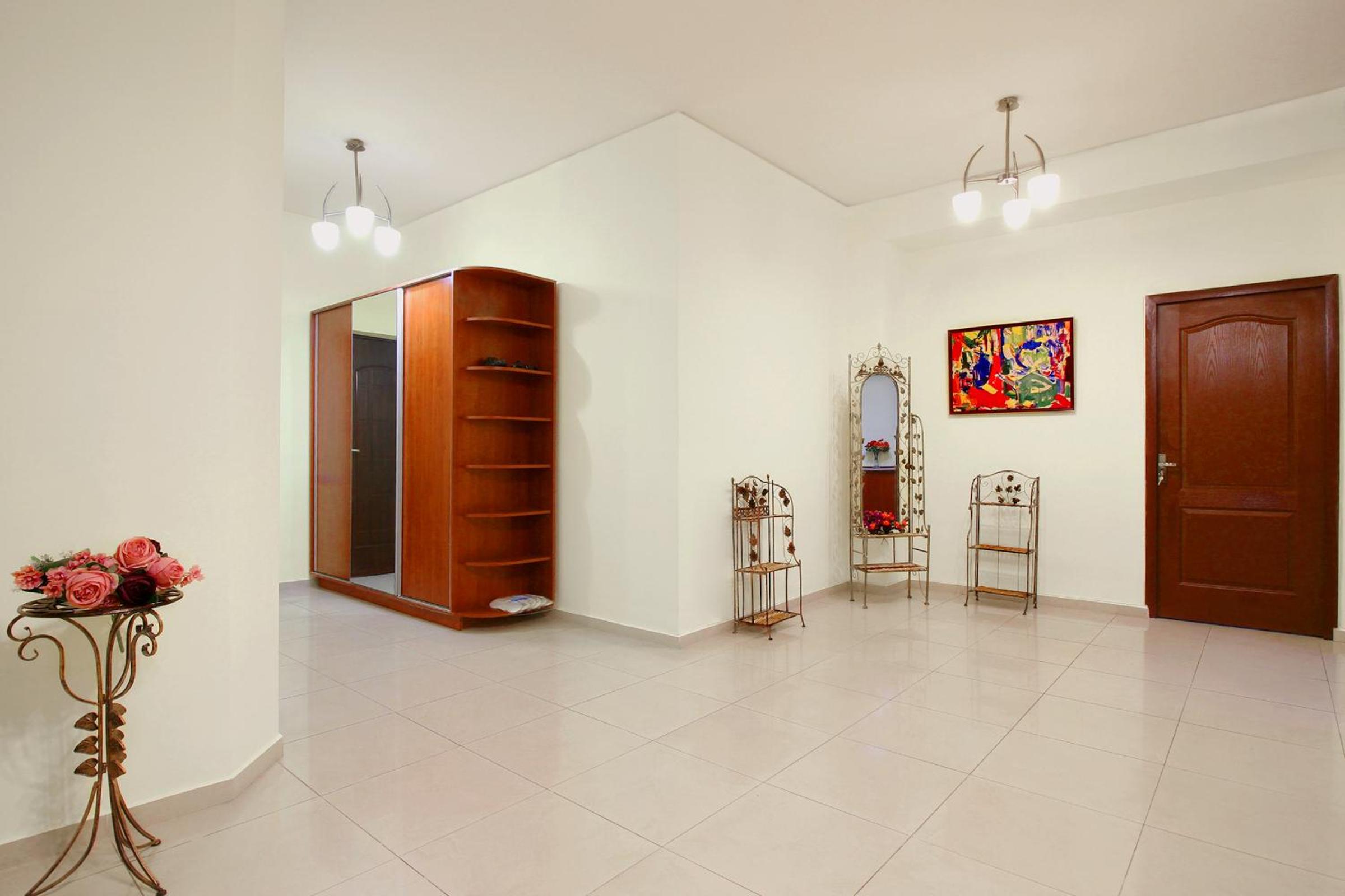 3 Bedroom Apartment in Homey Residence