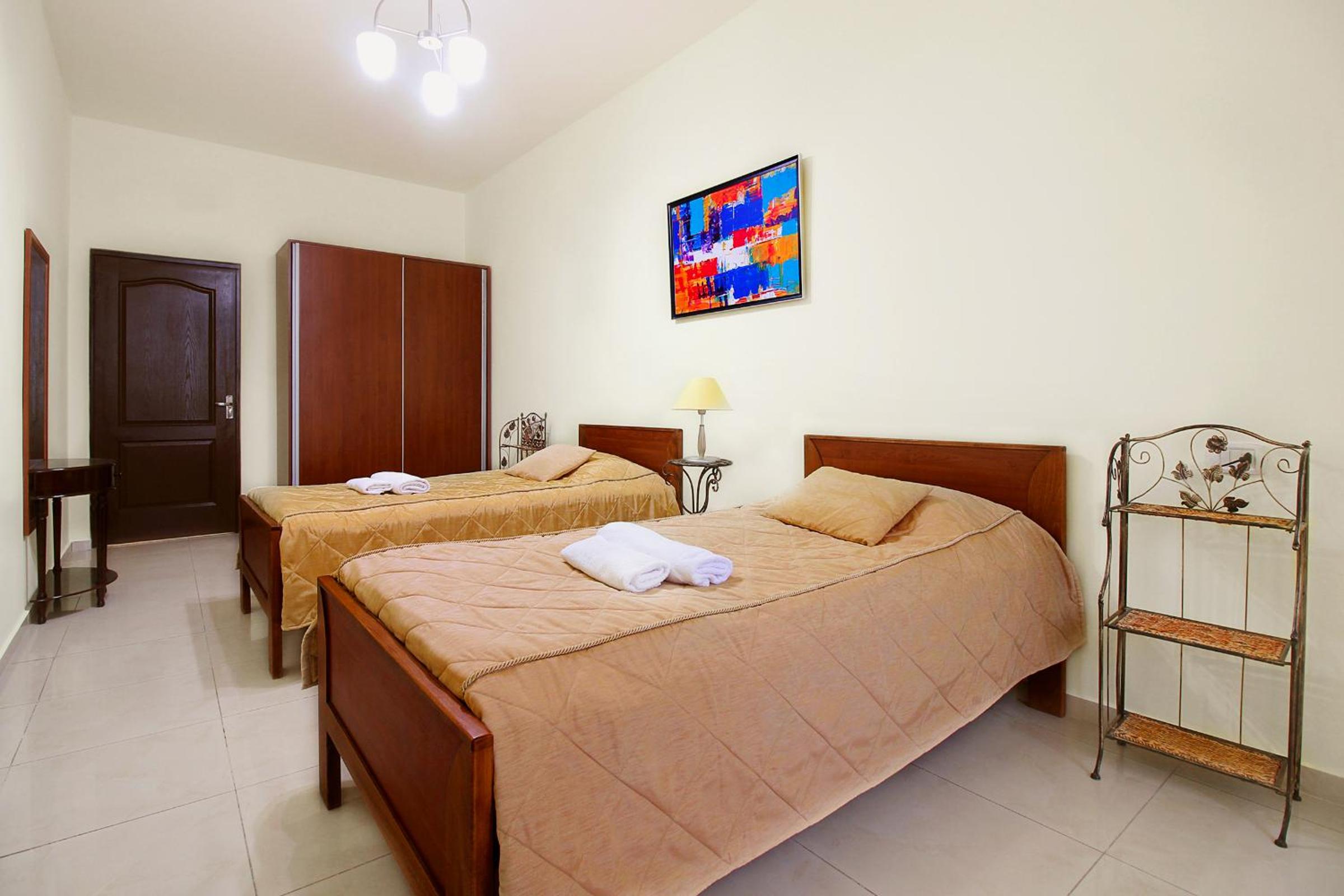 3 Bedroom Apartment in Homey Residence