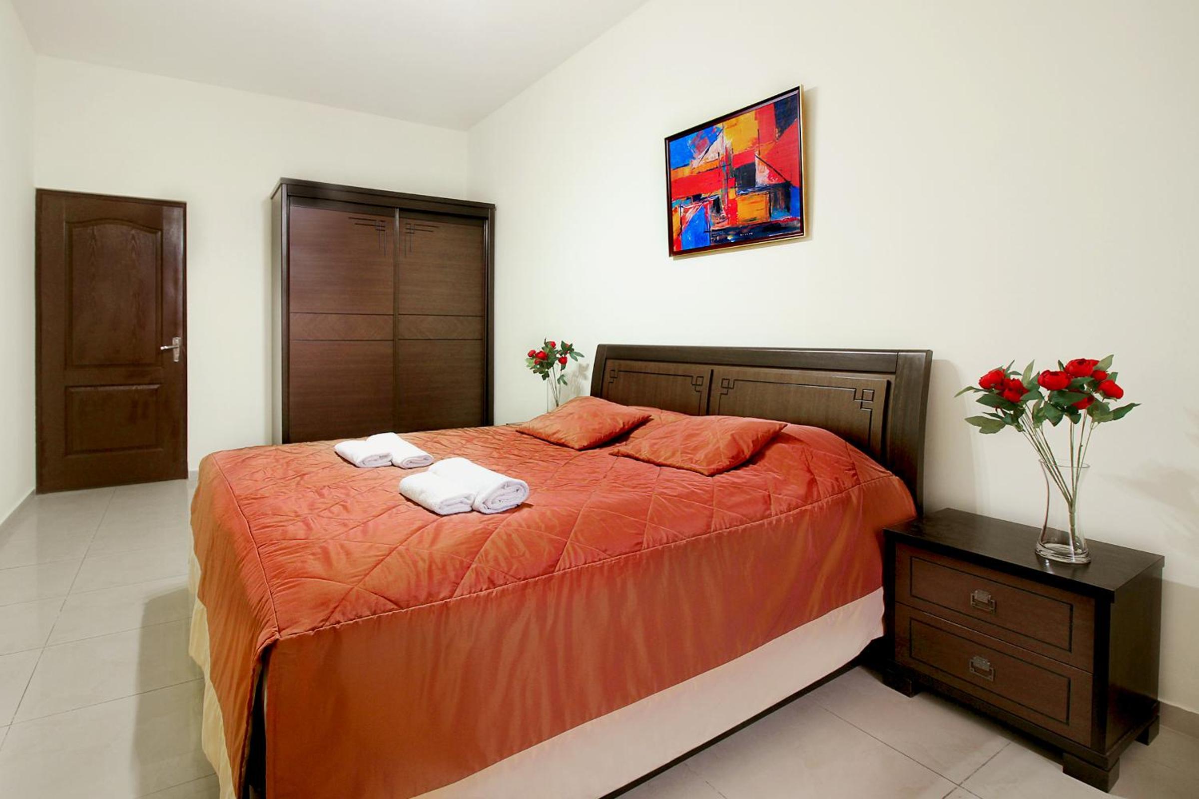 3 Bedroom Apartment in Homey Residence