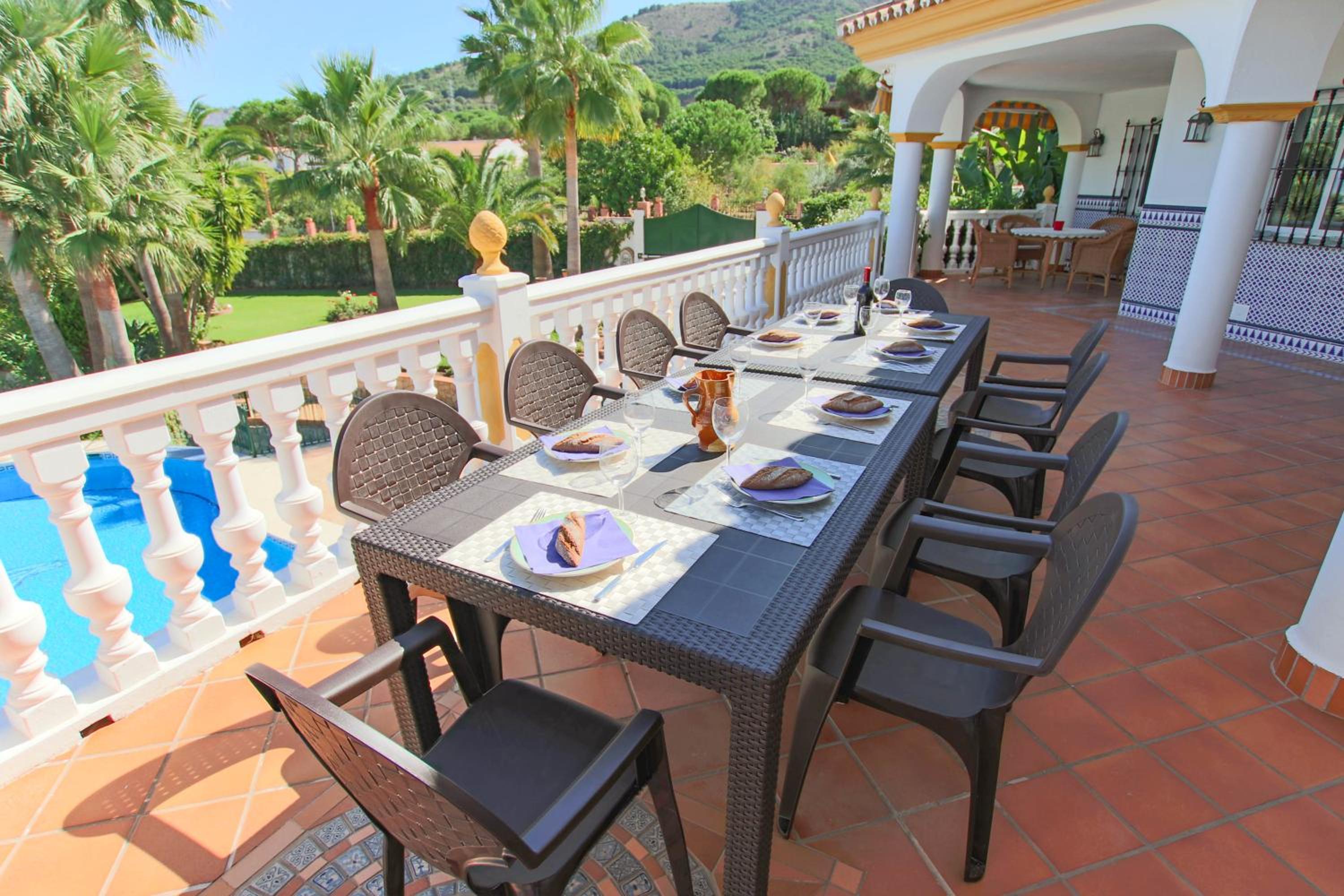 TESS Villa El Oasis