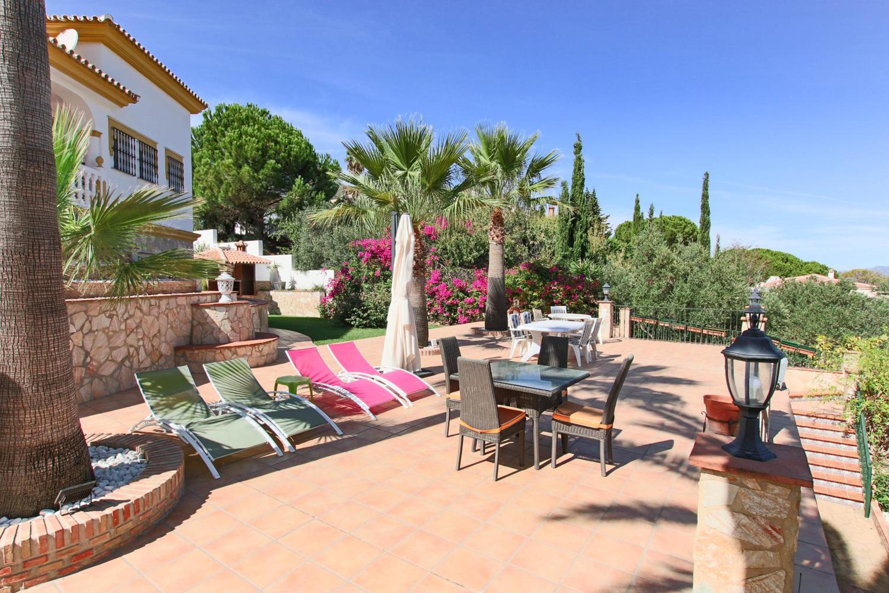 TESS Villa El Oasis
