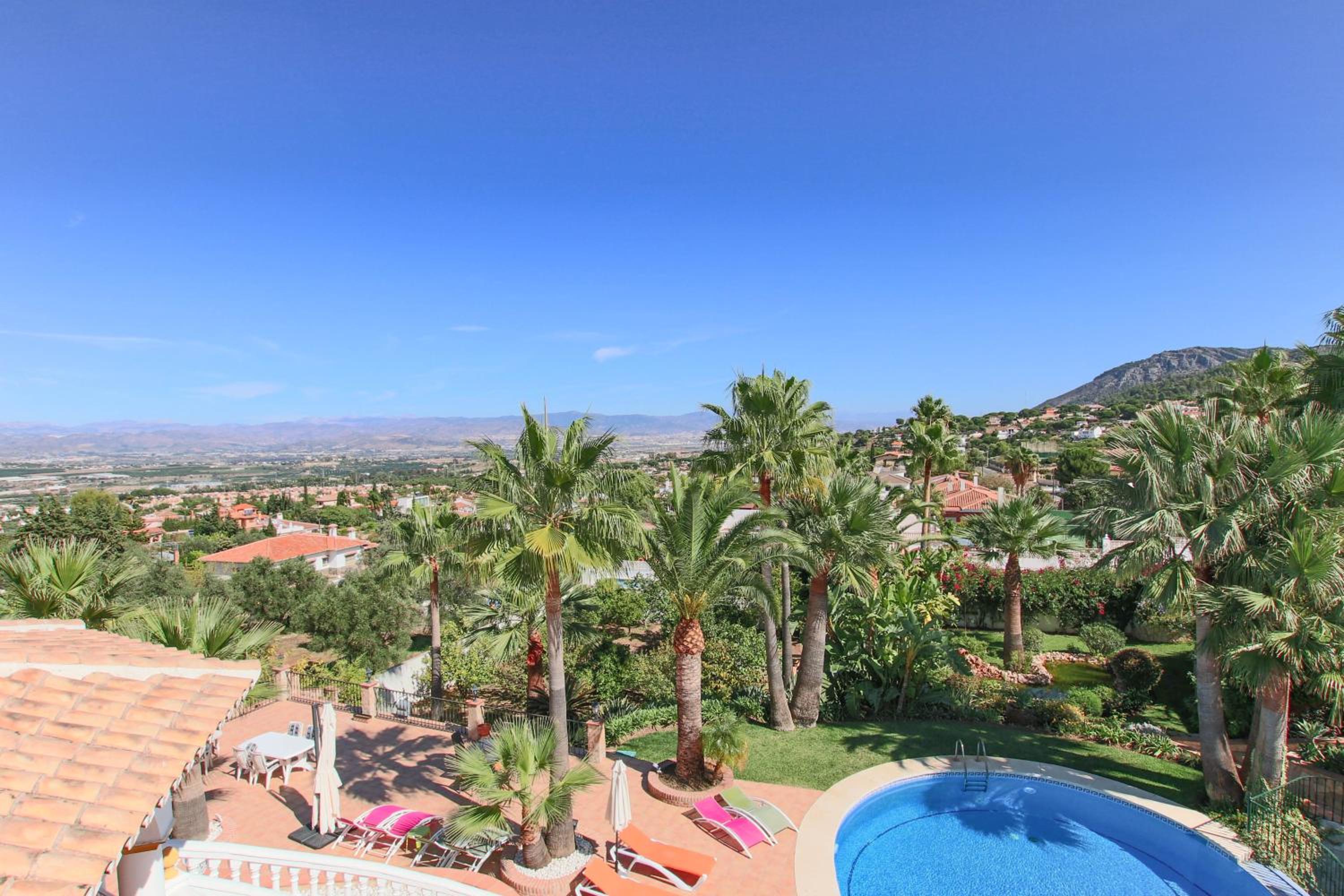 TESS Villa El Oasis
