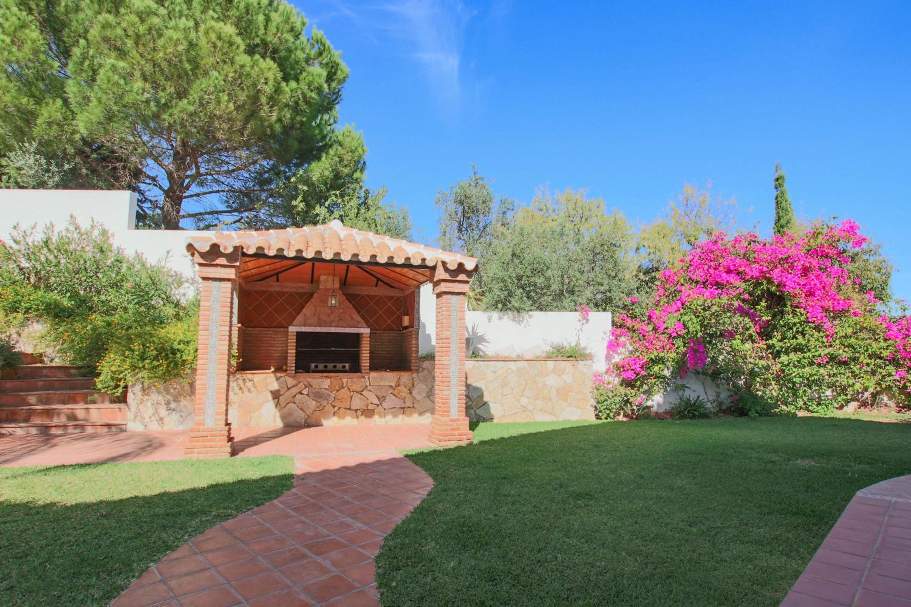 TESS Villa El Oasis
