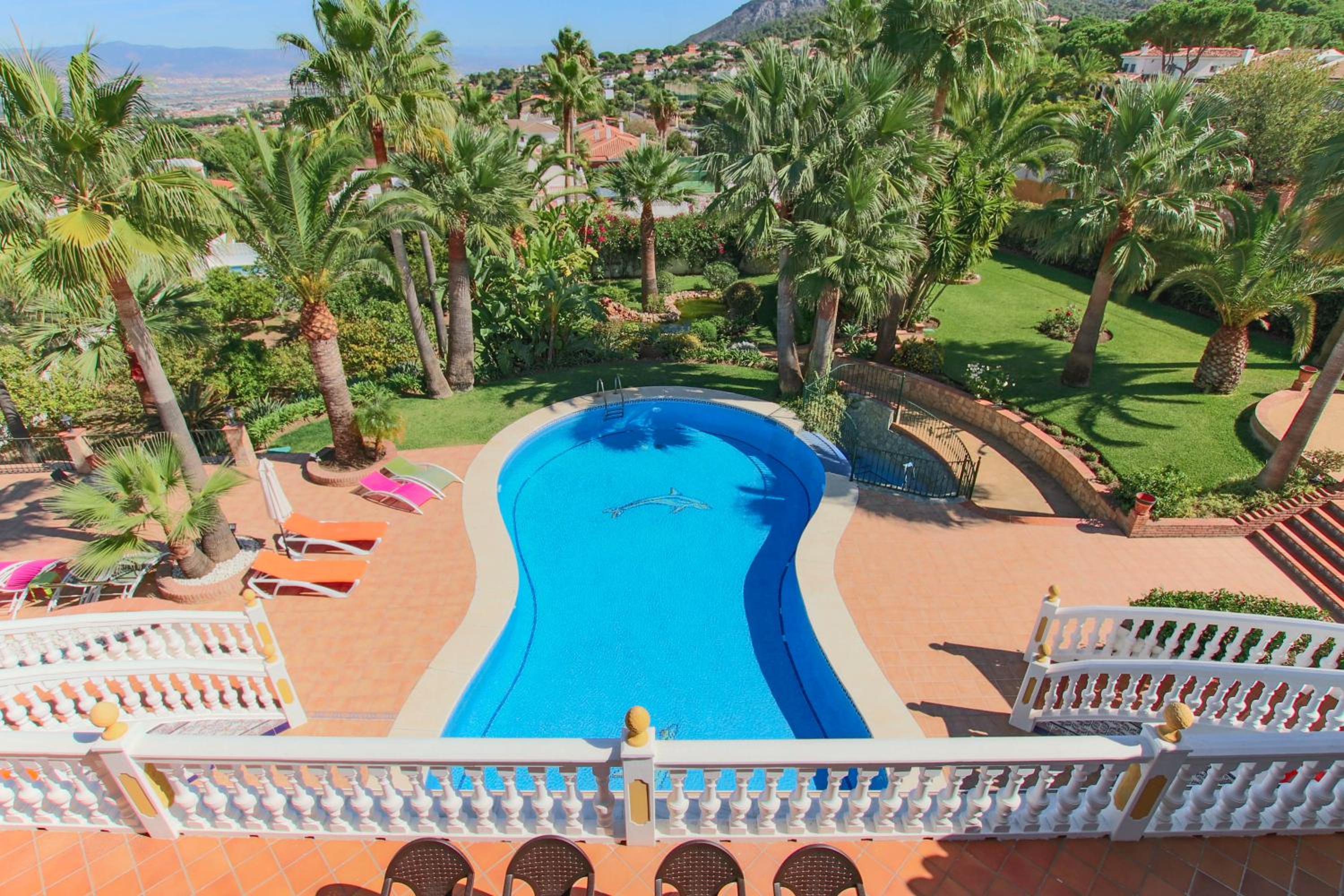 TESS Villa El Oasis