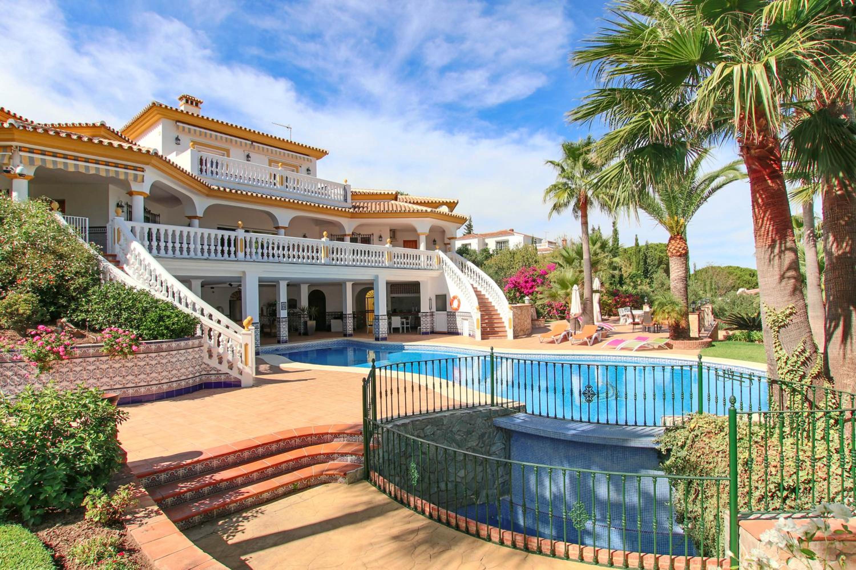 TESS Villa El Oasis