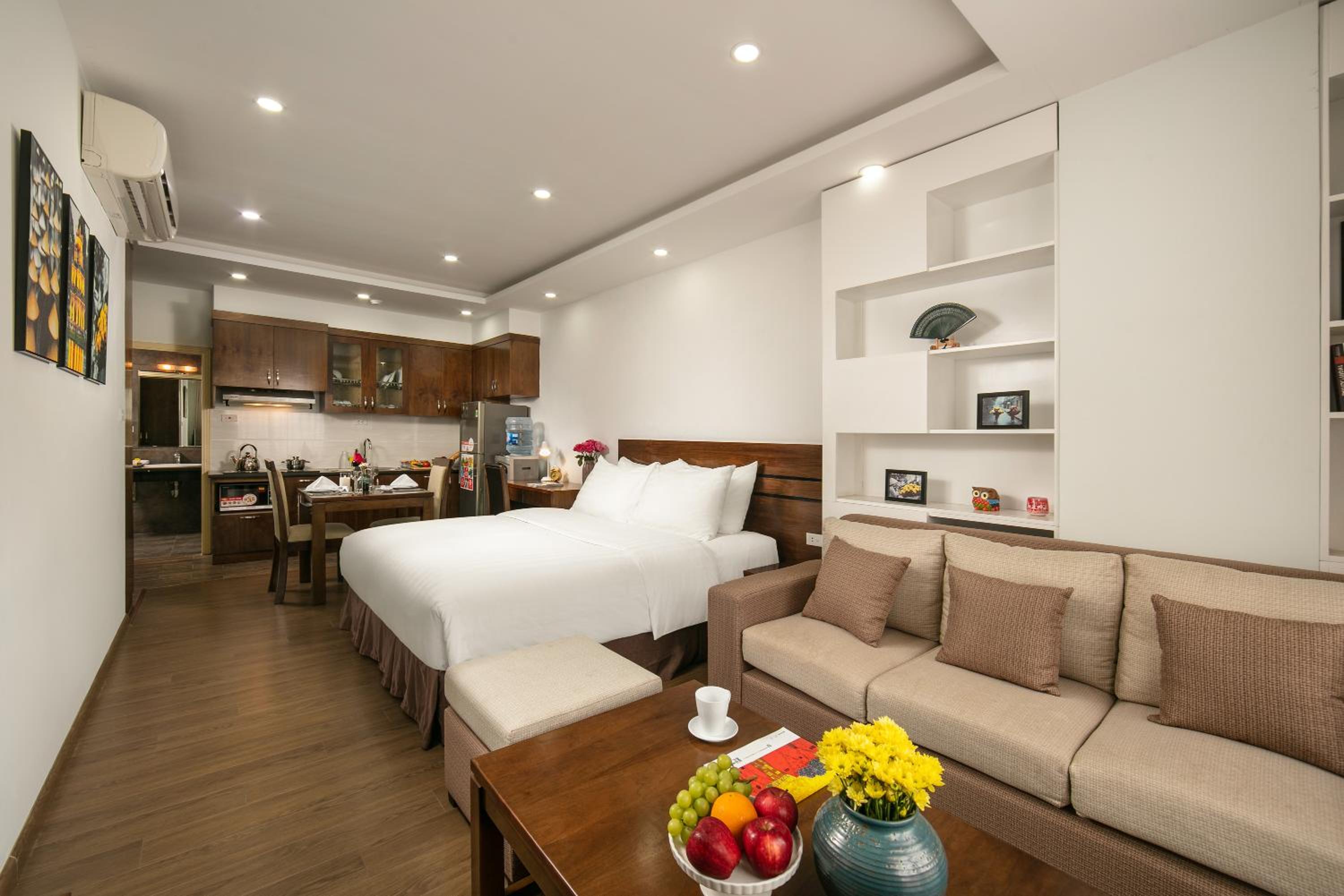 Poonsa Hanoi - The Ordinary Living