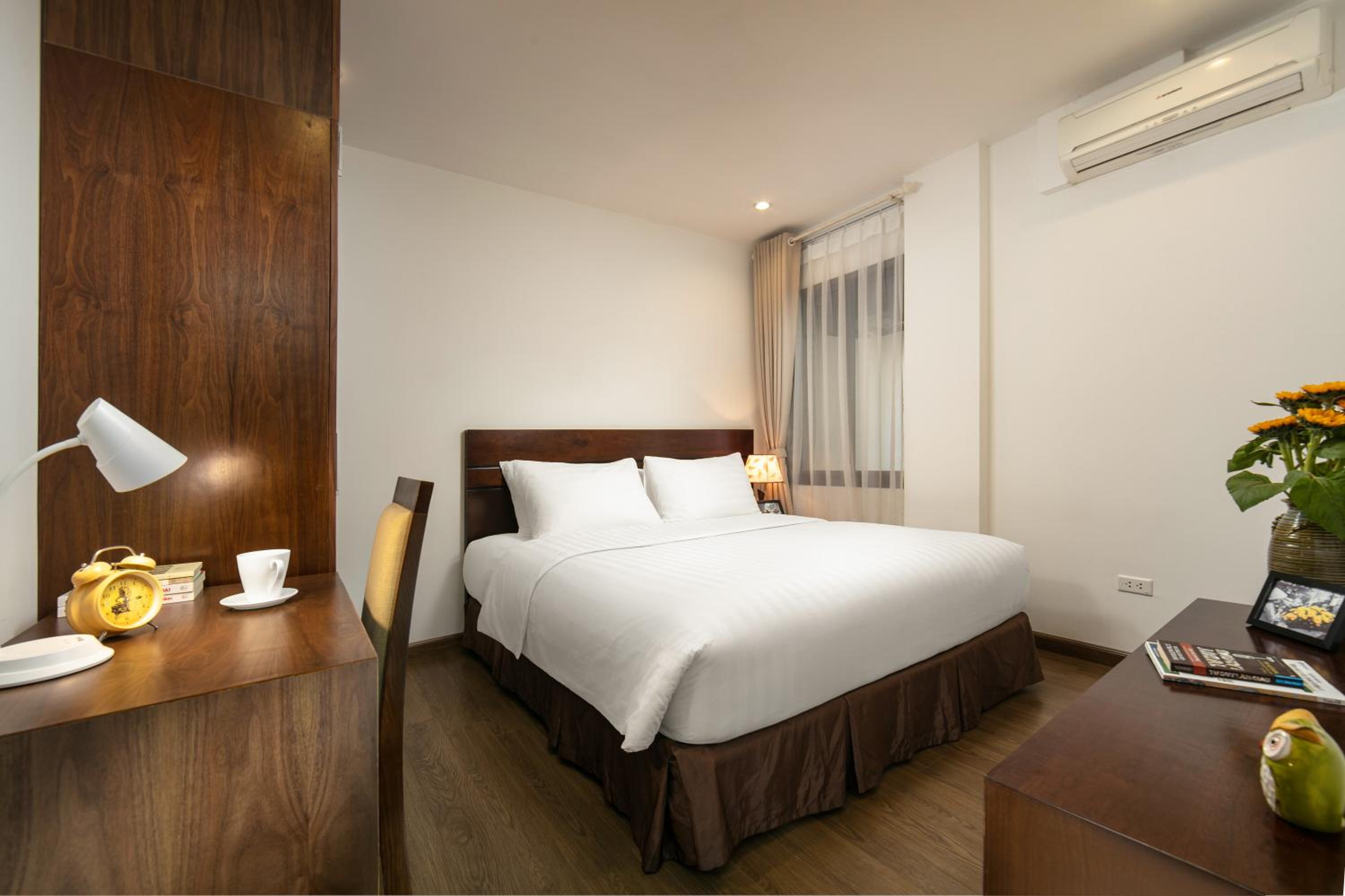Poonsa Hanoi - The Ordinary Living