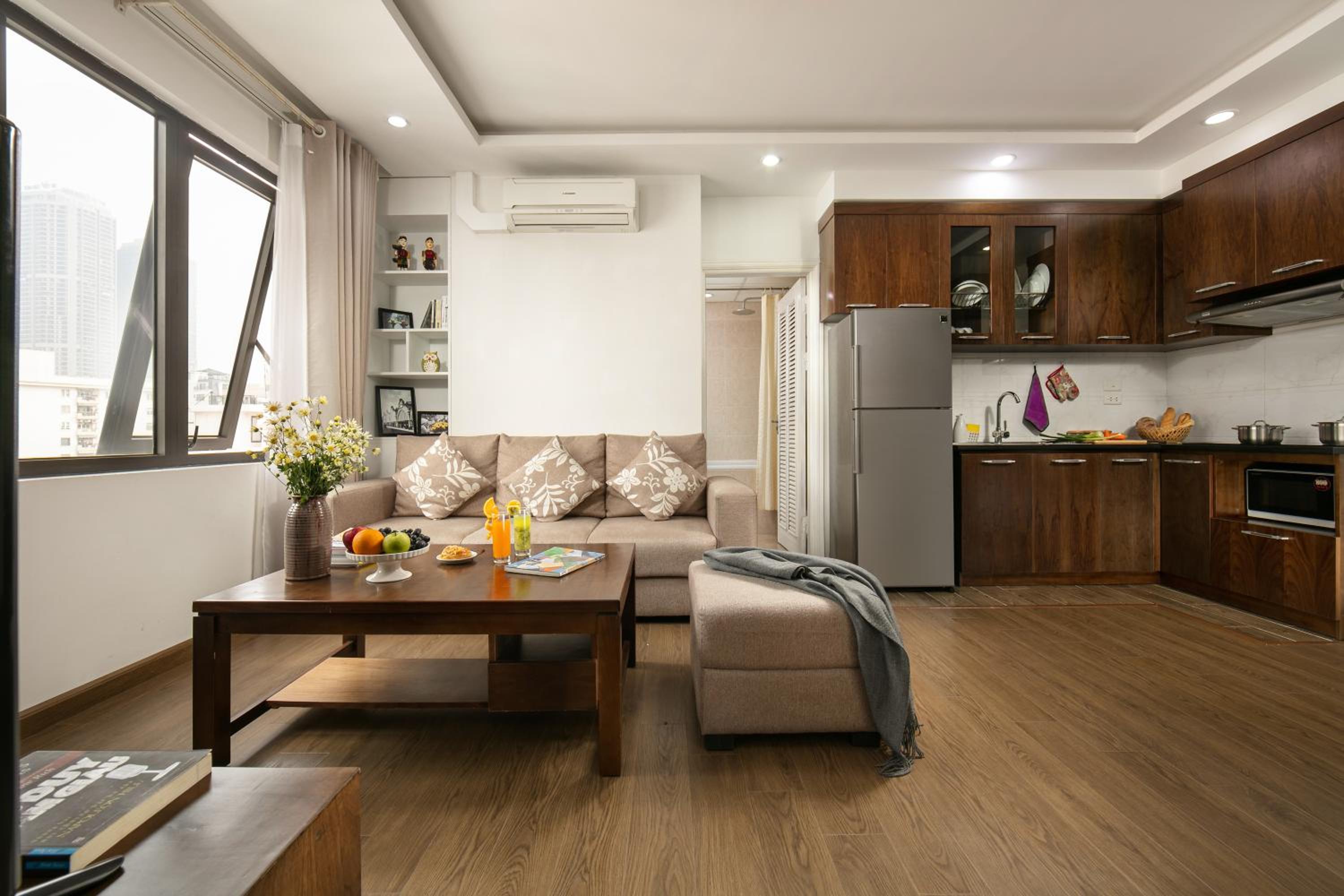 Poonsa Hanoi - The Ordinary Living