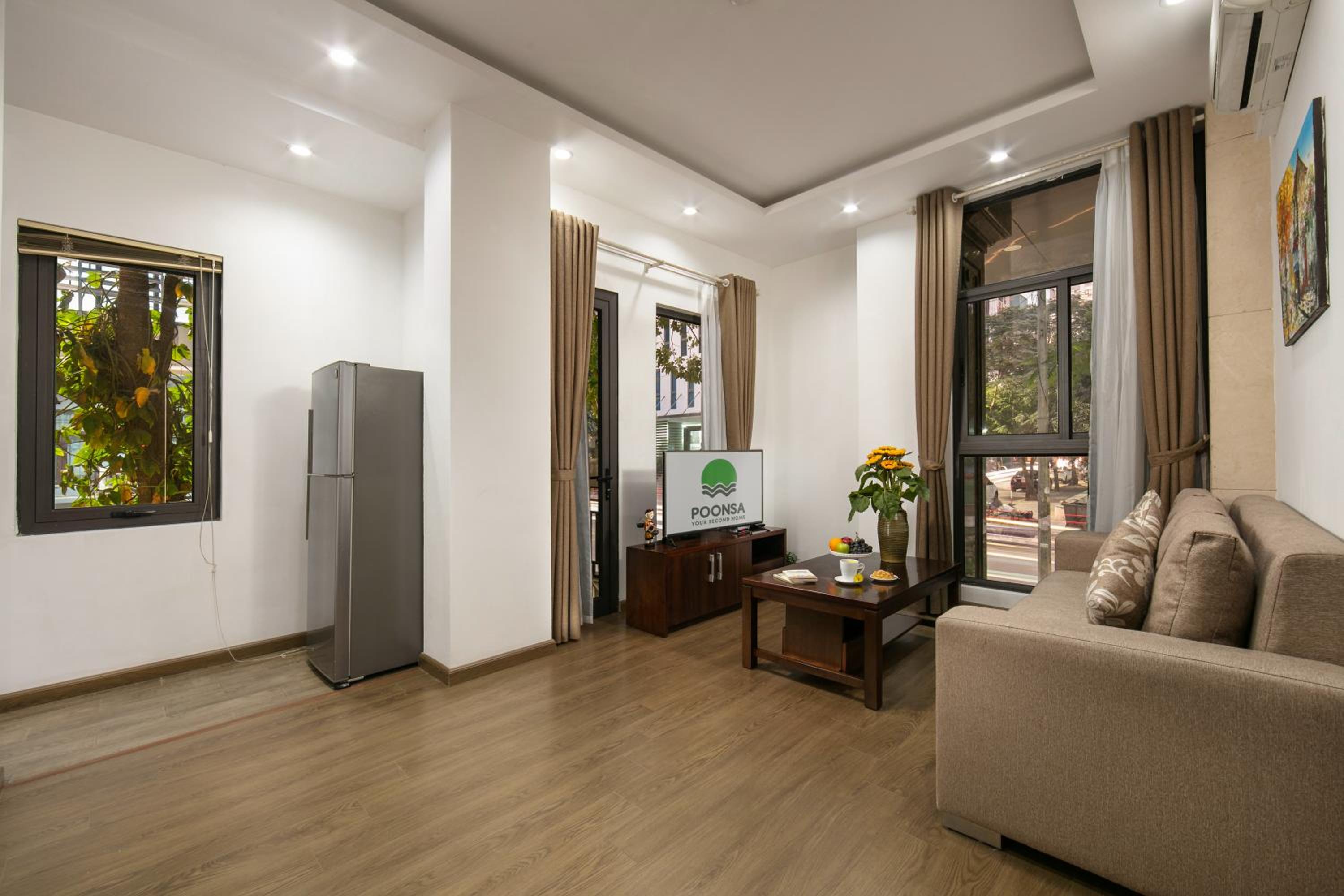 Poonsa Hanoi - The Ordinary Living