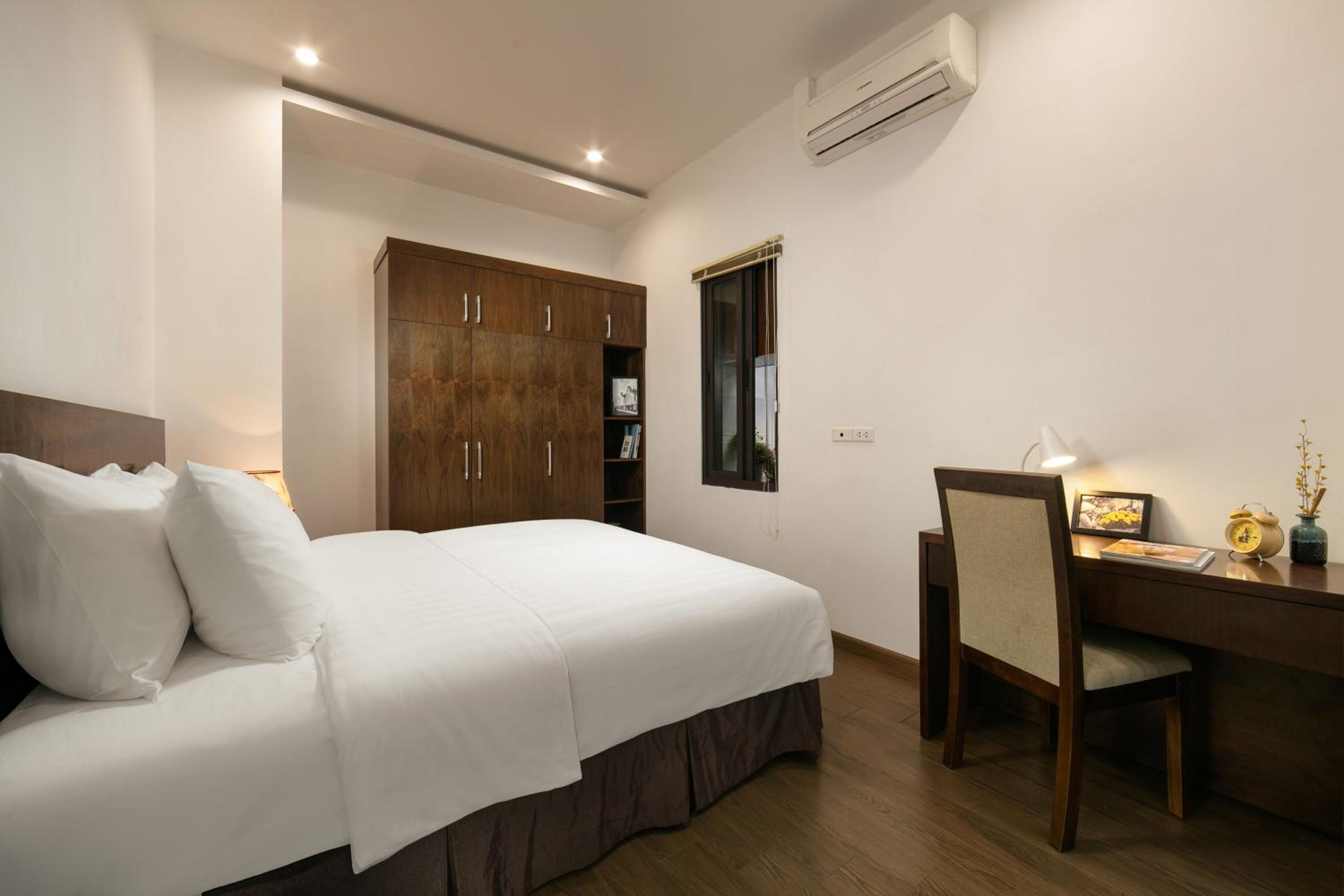 Poonsa Hanoi - The Ordinary Living