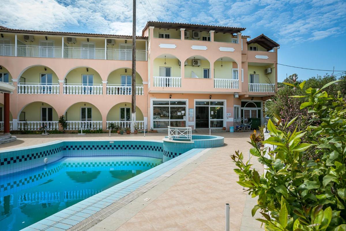 Hotel Planos Apartments - Image 1