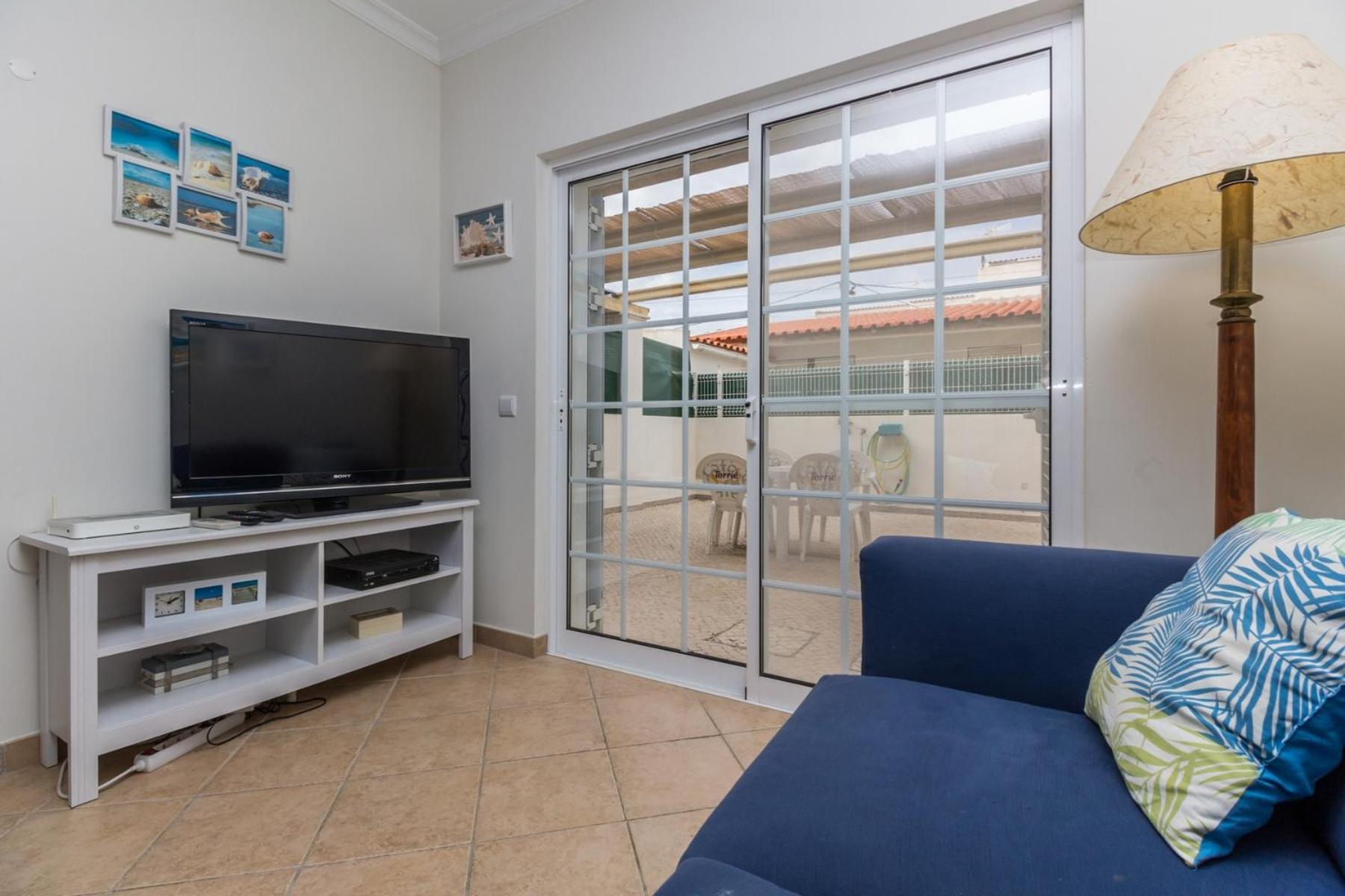 4 bedroom villa wi-fi and shared pool by ALGARVEMANTA view 4
