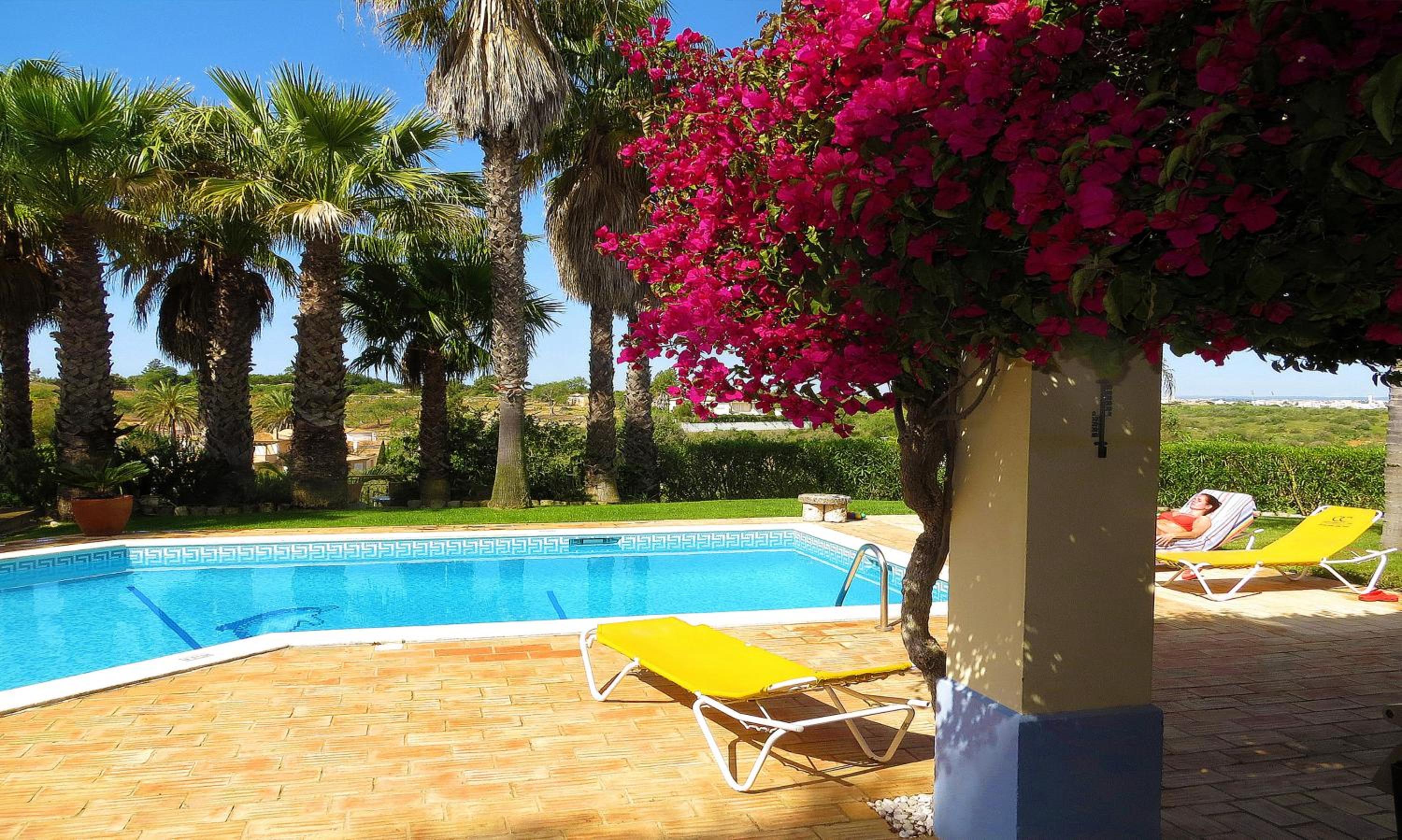Spacious Villa in Carvoeiro with Private Pool