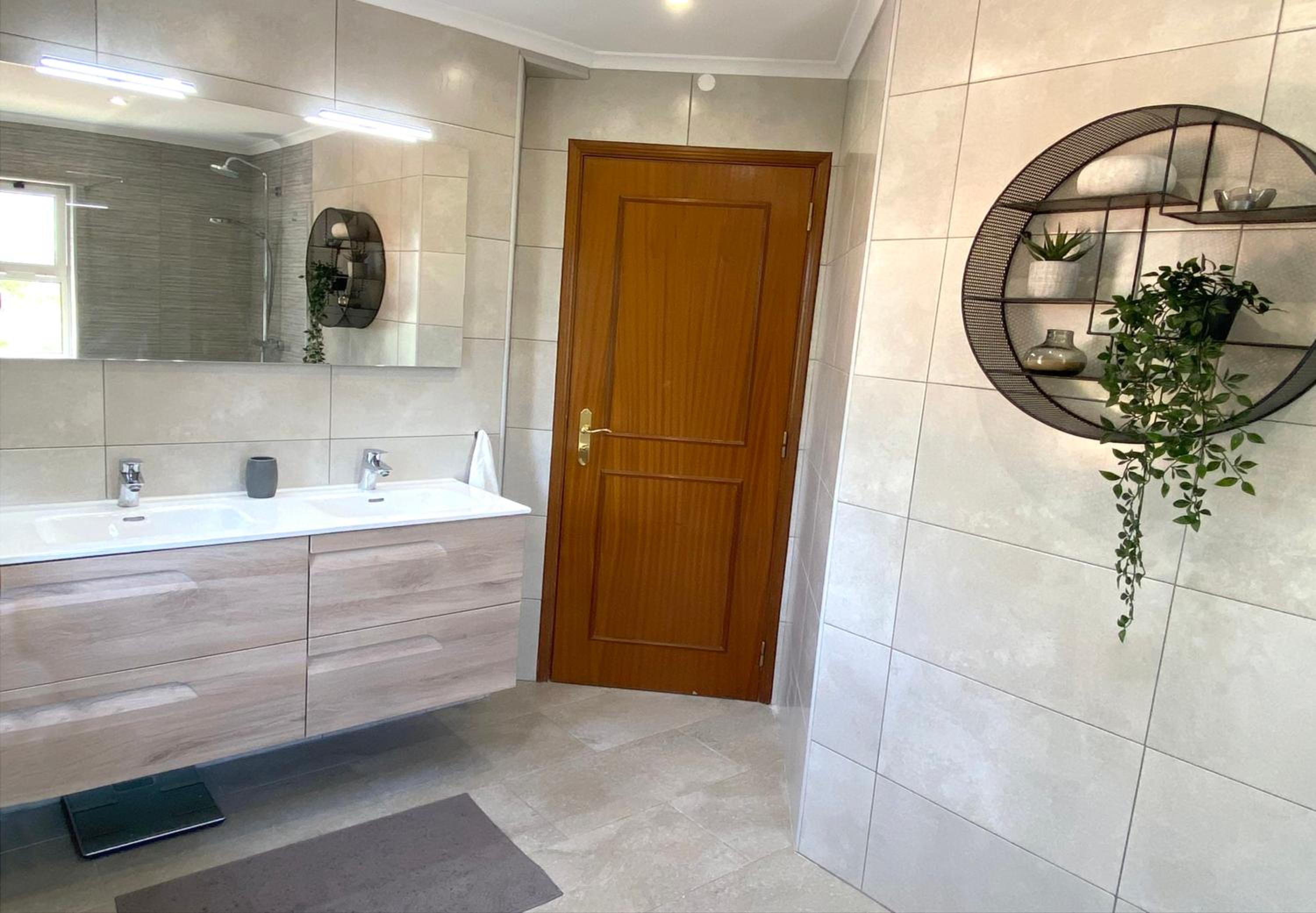 Spacious Villa in Carvoeiro with Private Pool