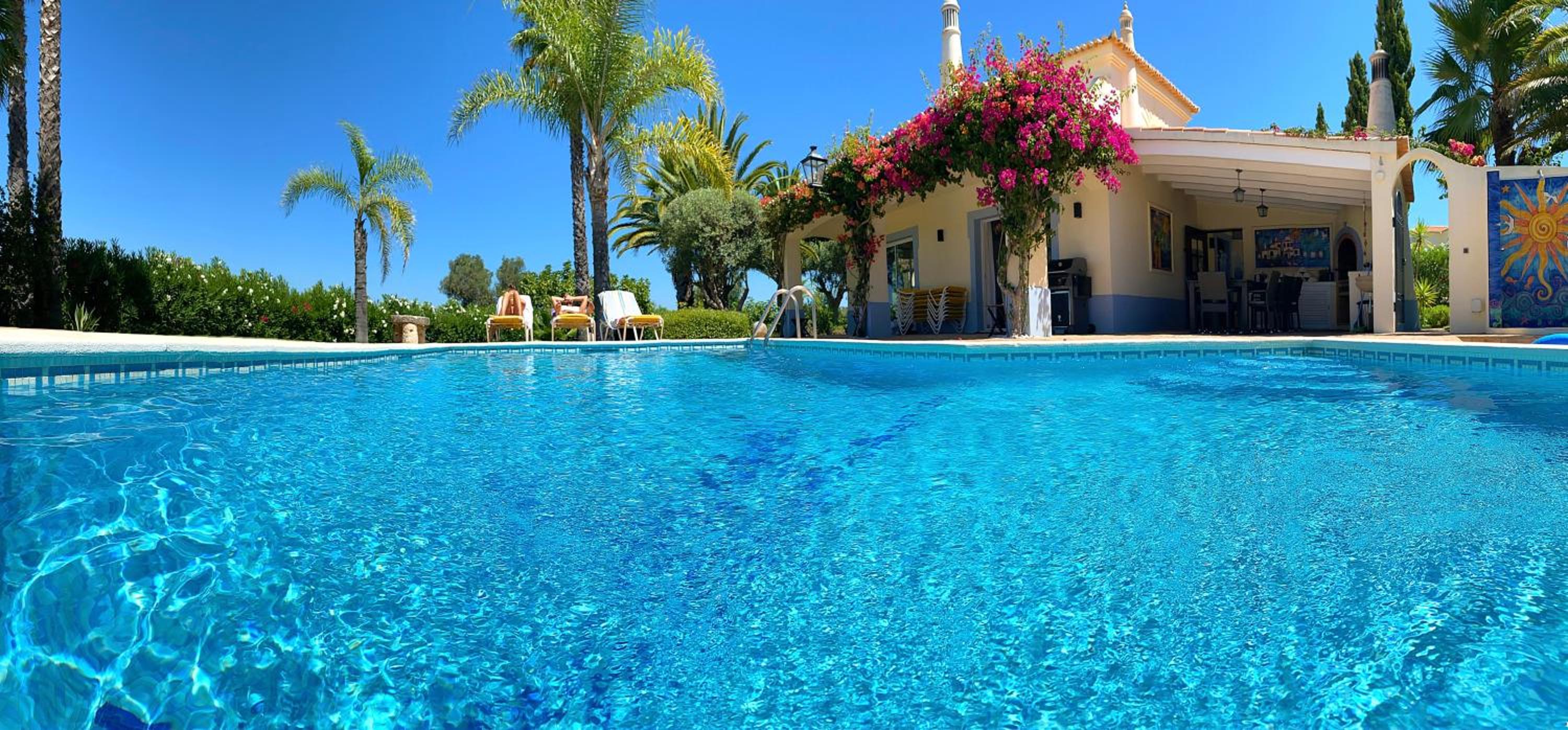 Spacious Villa in Carvoeiro with Private Pool