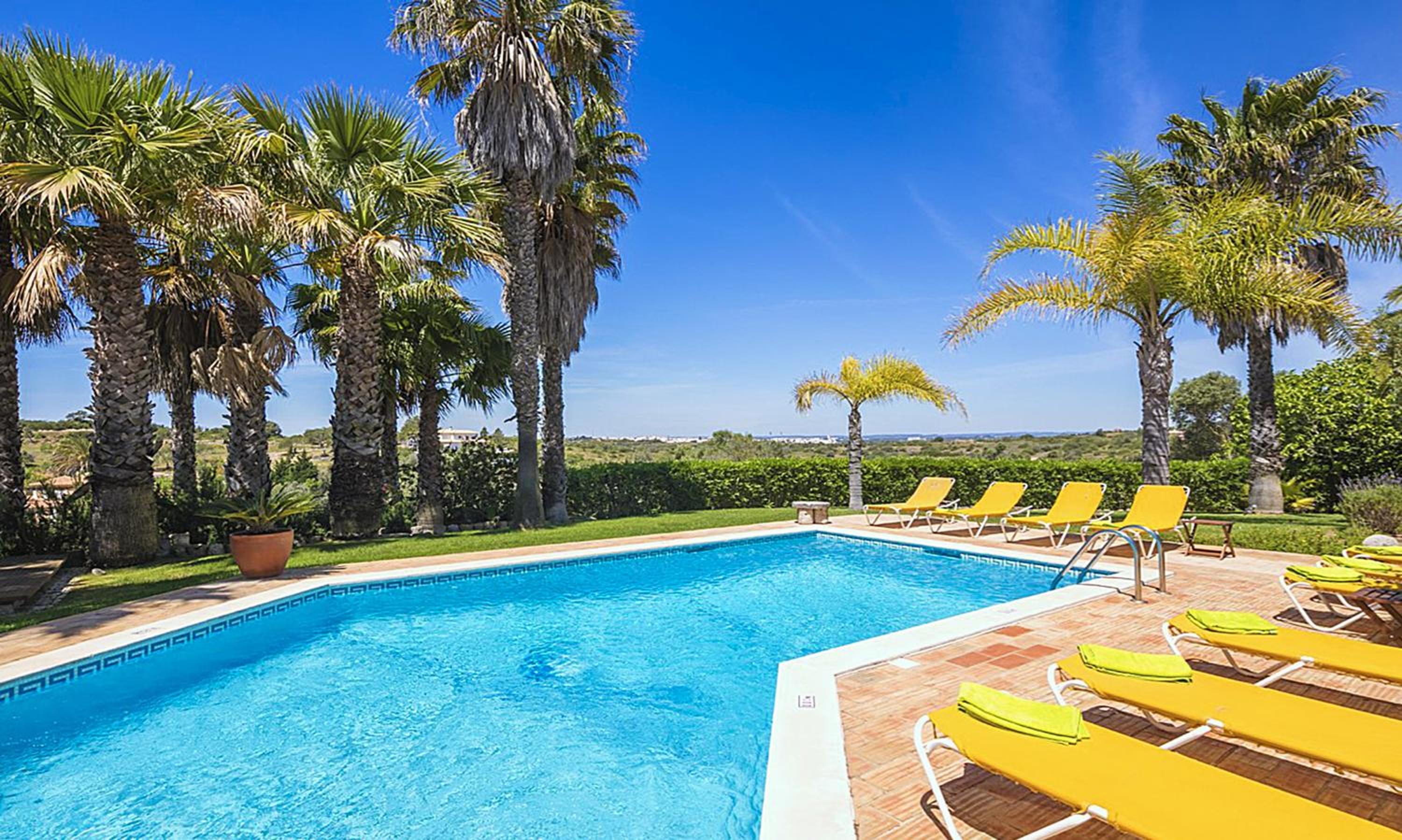 Spacious Villa in Carvoeiro with Private Pool