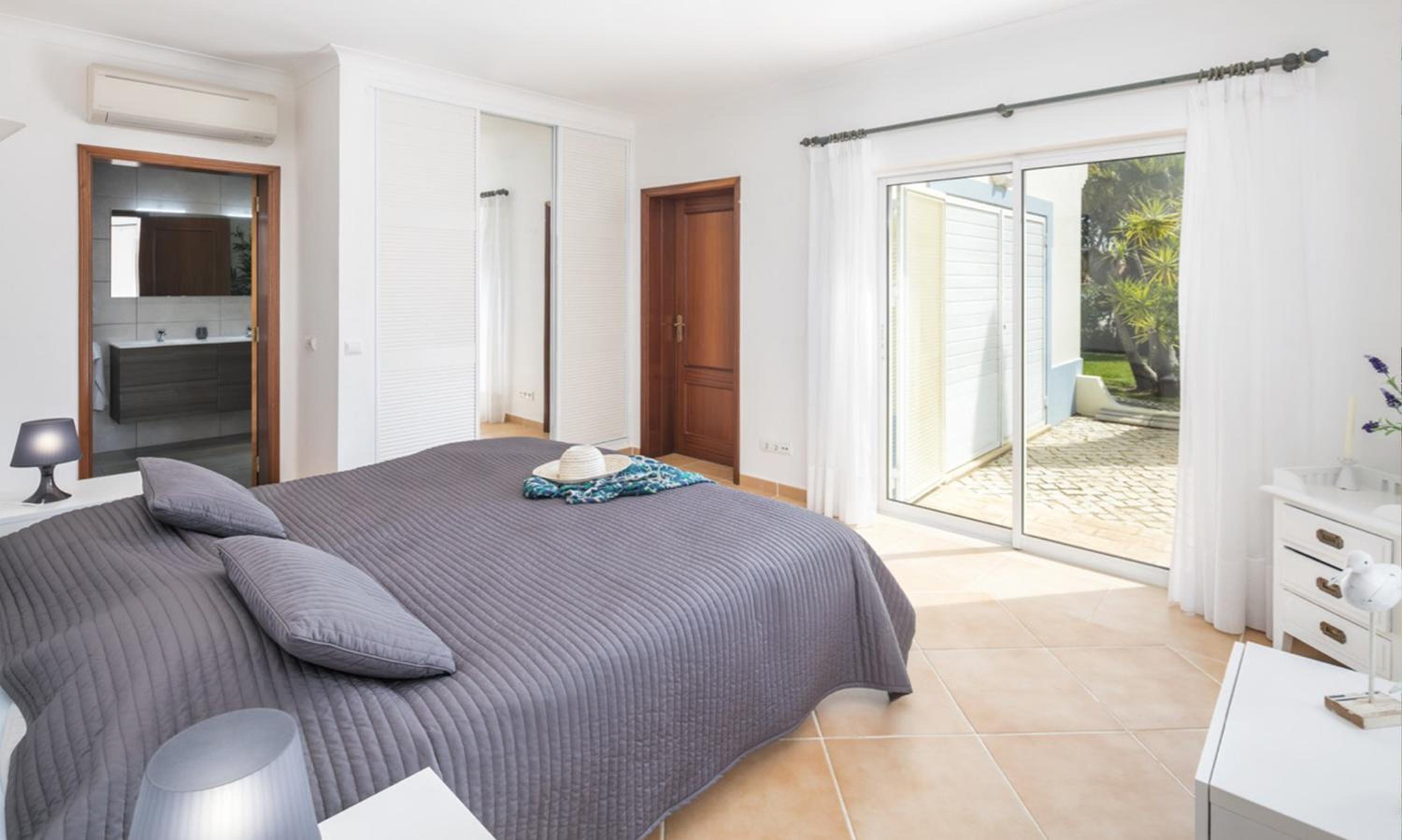 Spacious Villa in Carvoeiro with Private Pool
