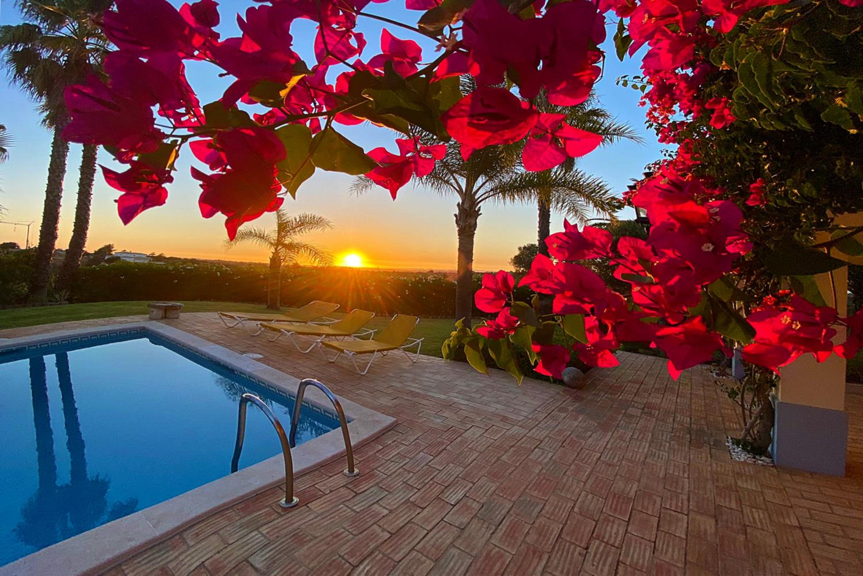 Spacious Villa in Carvoeiro with Private Pool