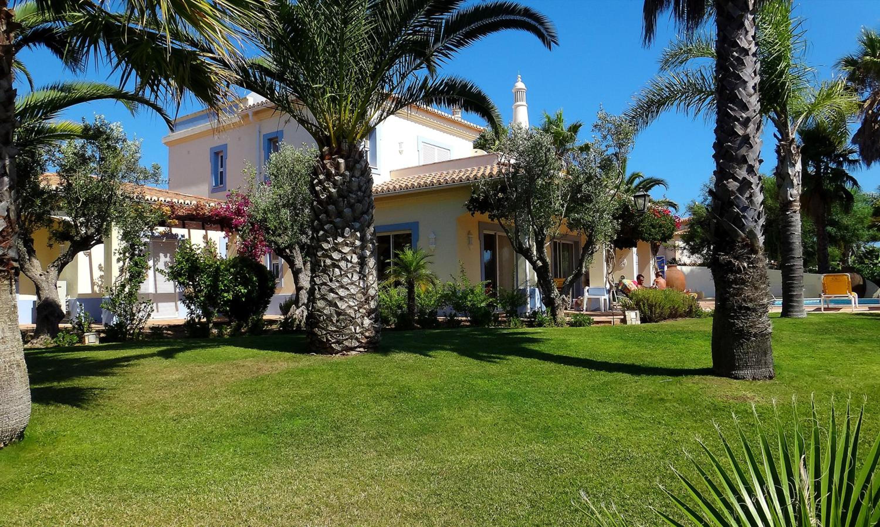 Spacious Villa in Carvoeiro with Private Pool