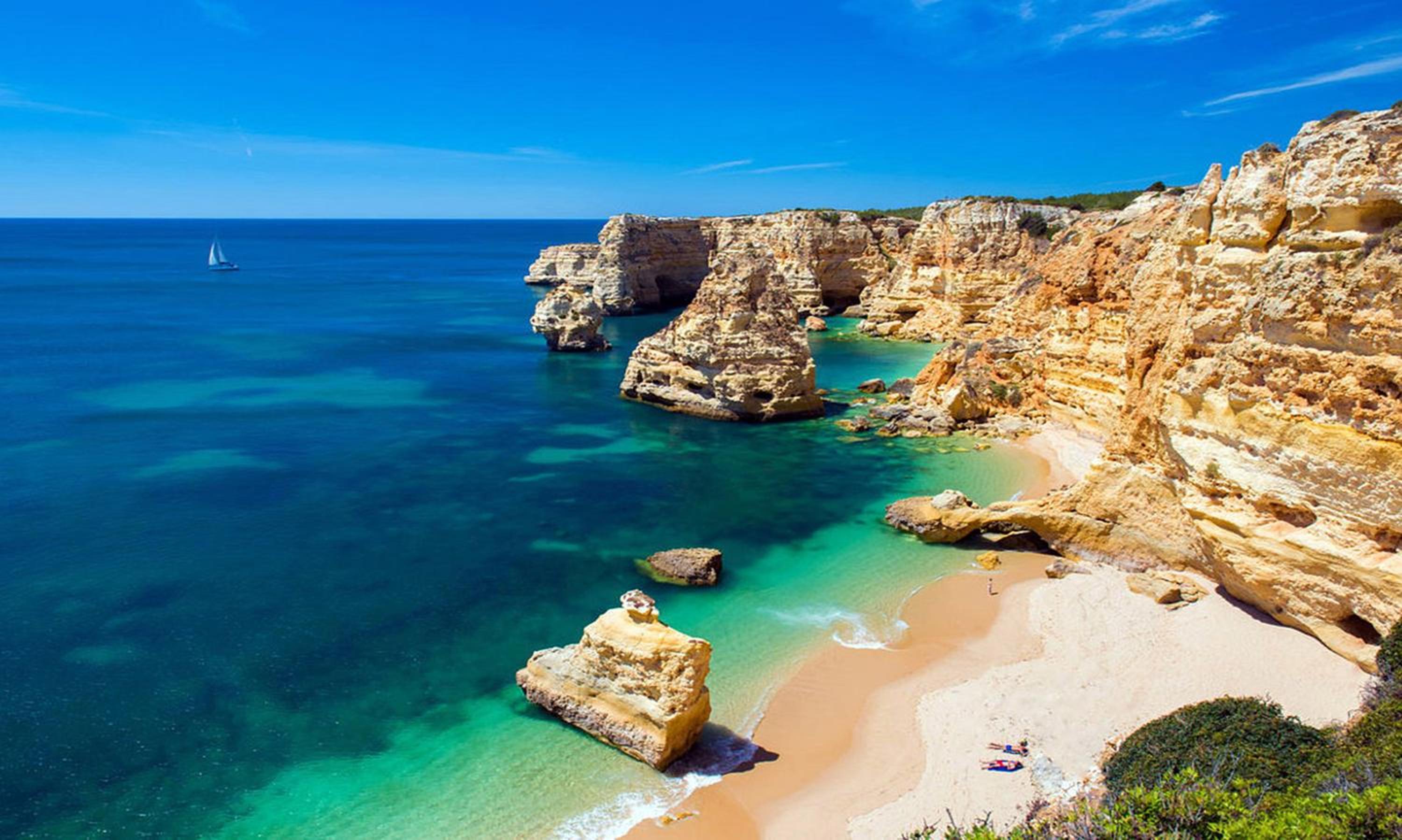 Spacious Villa in Carvoeiro with Private Pool