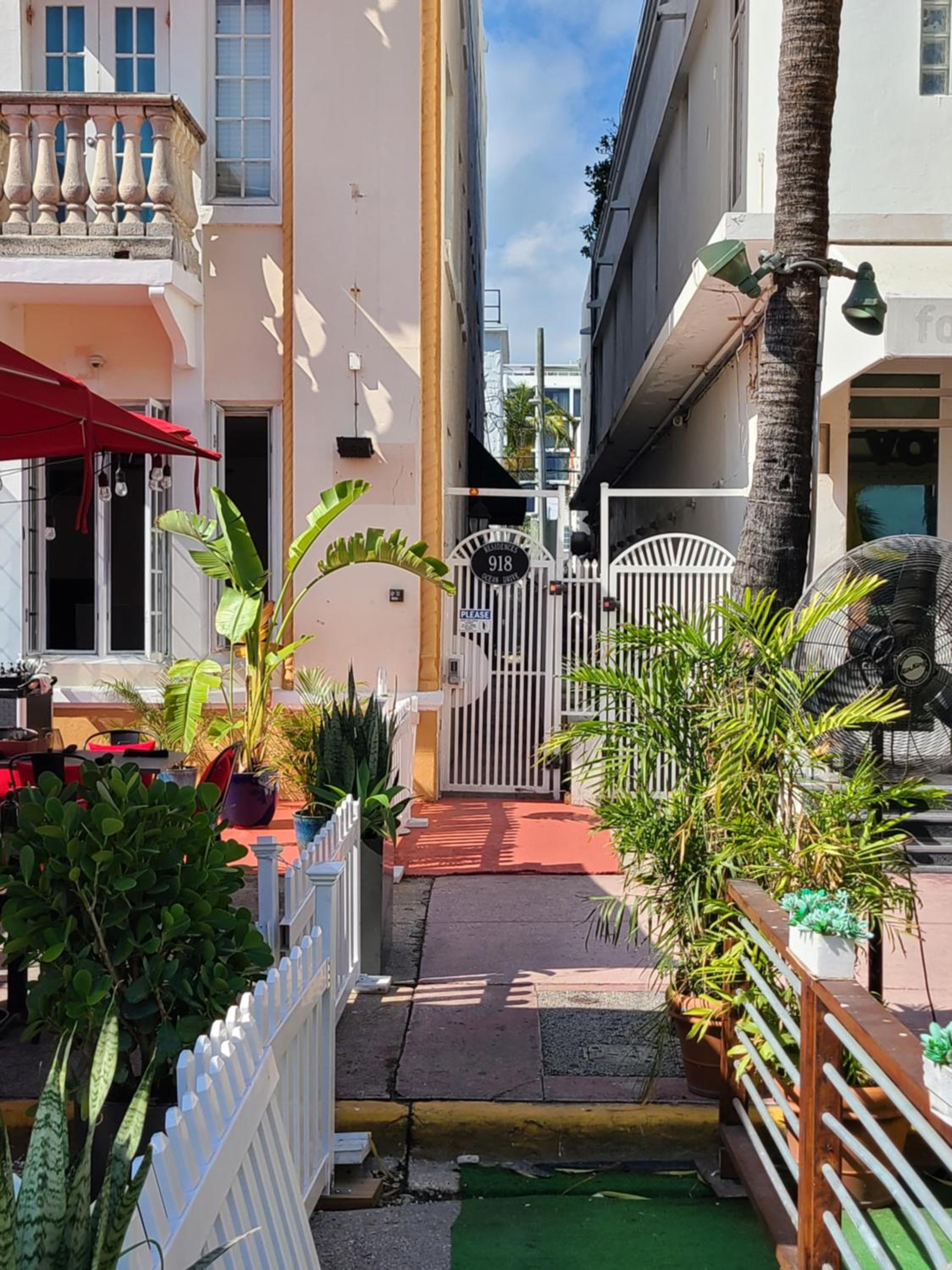 918 SOBE FLATS