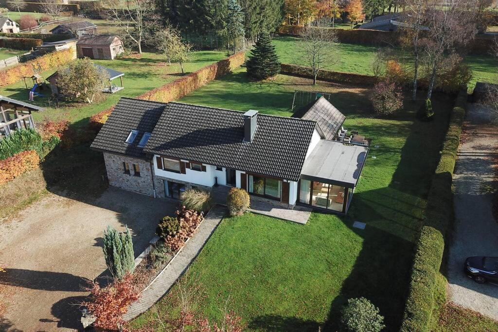 Le Héron 28pers, Malmedy- Home cinéma, balnéo, sauna, jardin view 4