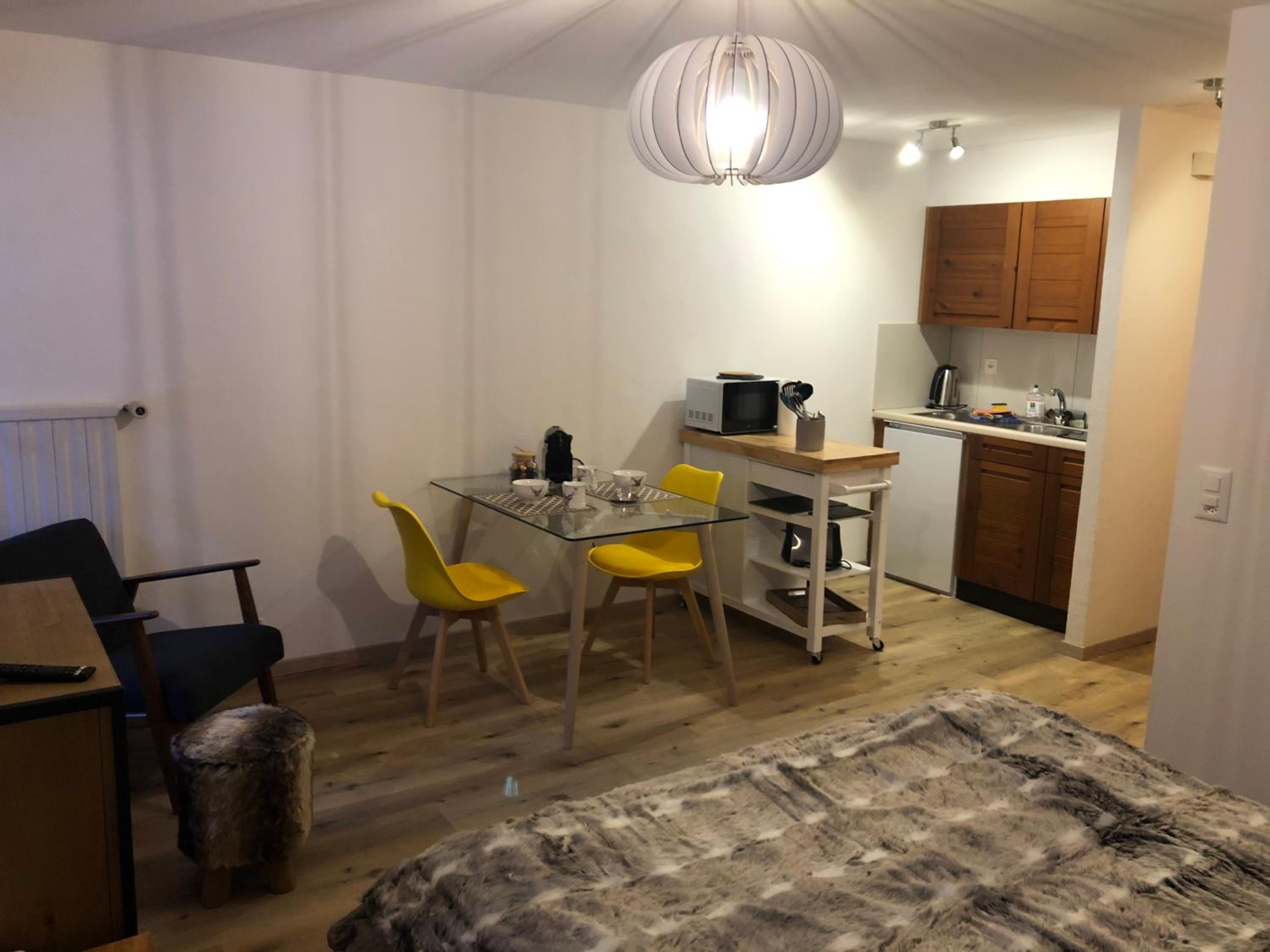 Le Cerf, magnifique studio avec jardin-terrasse et garage