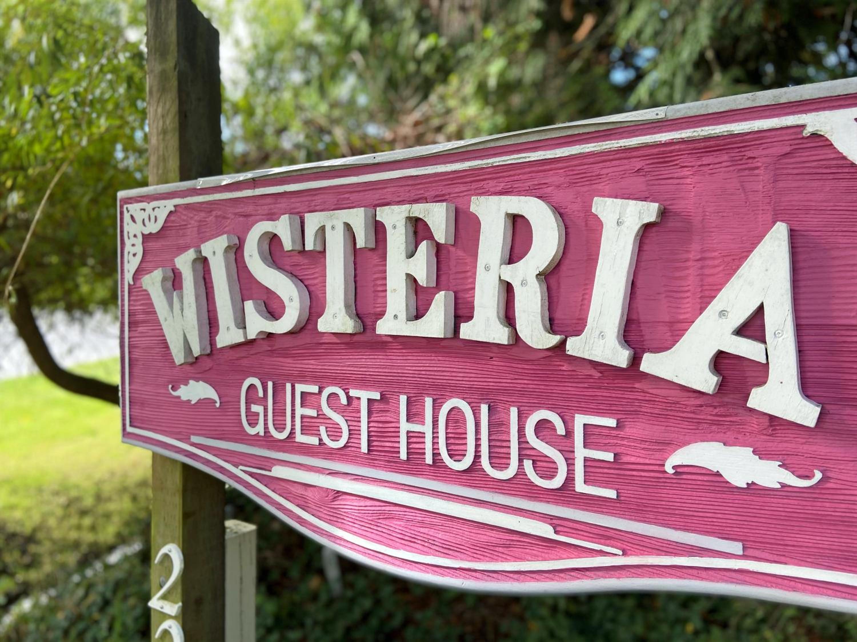 Wisteria Guest House - Image 4