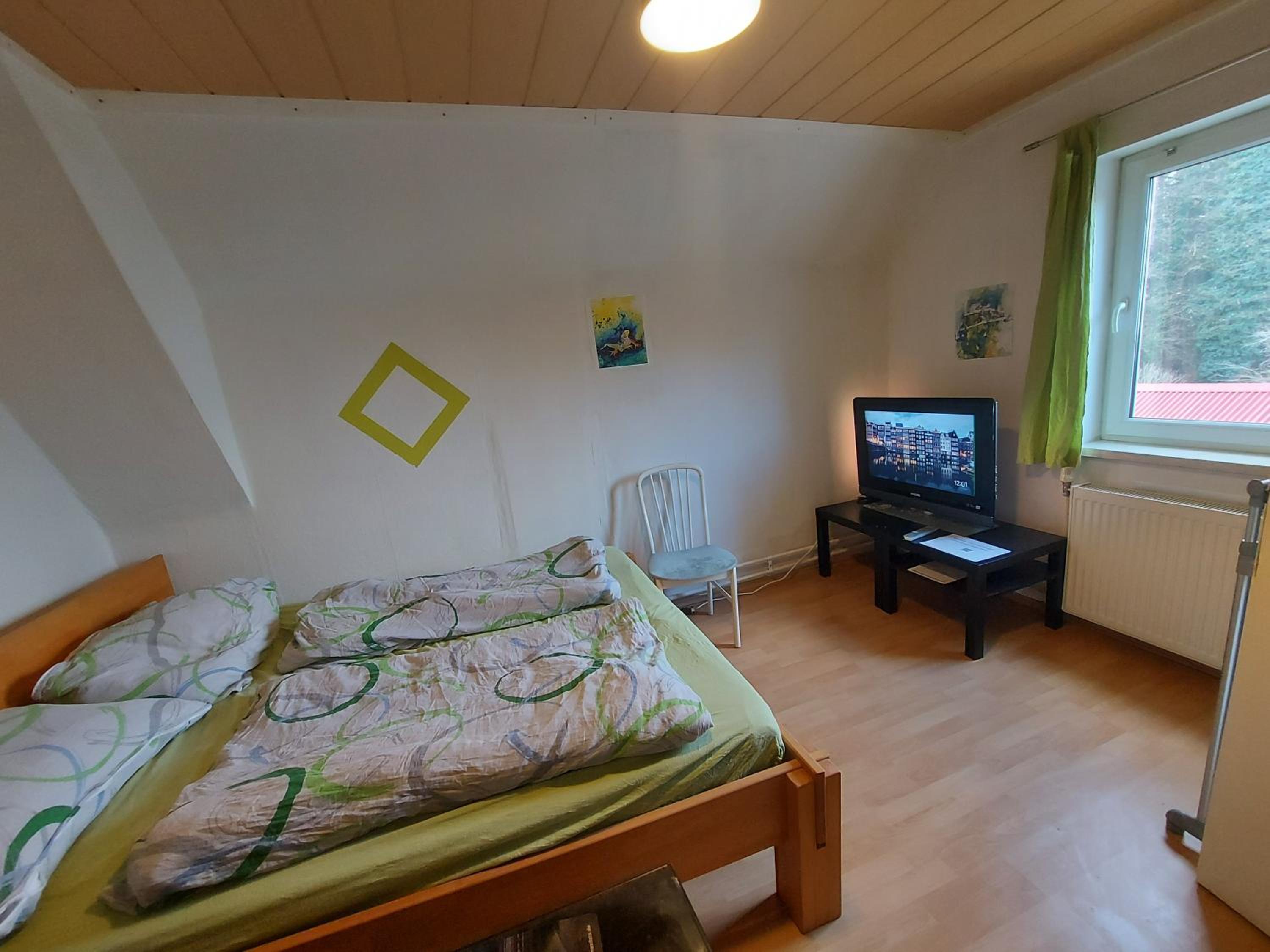 HAUS SONBERG mit Garten, Pool, Fasssauna, semi detached house with garden