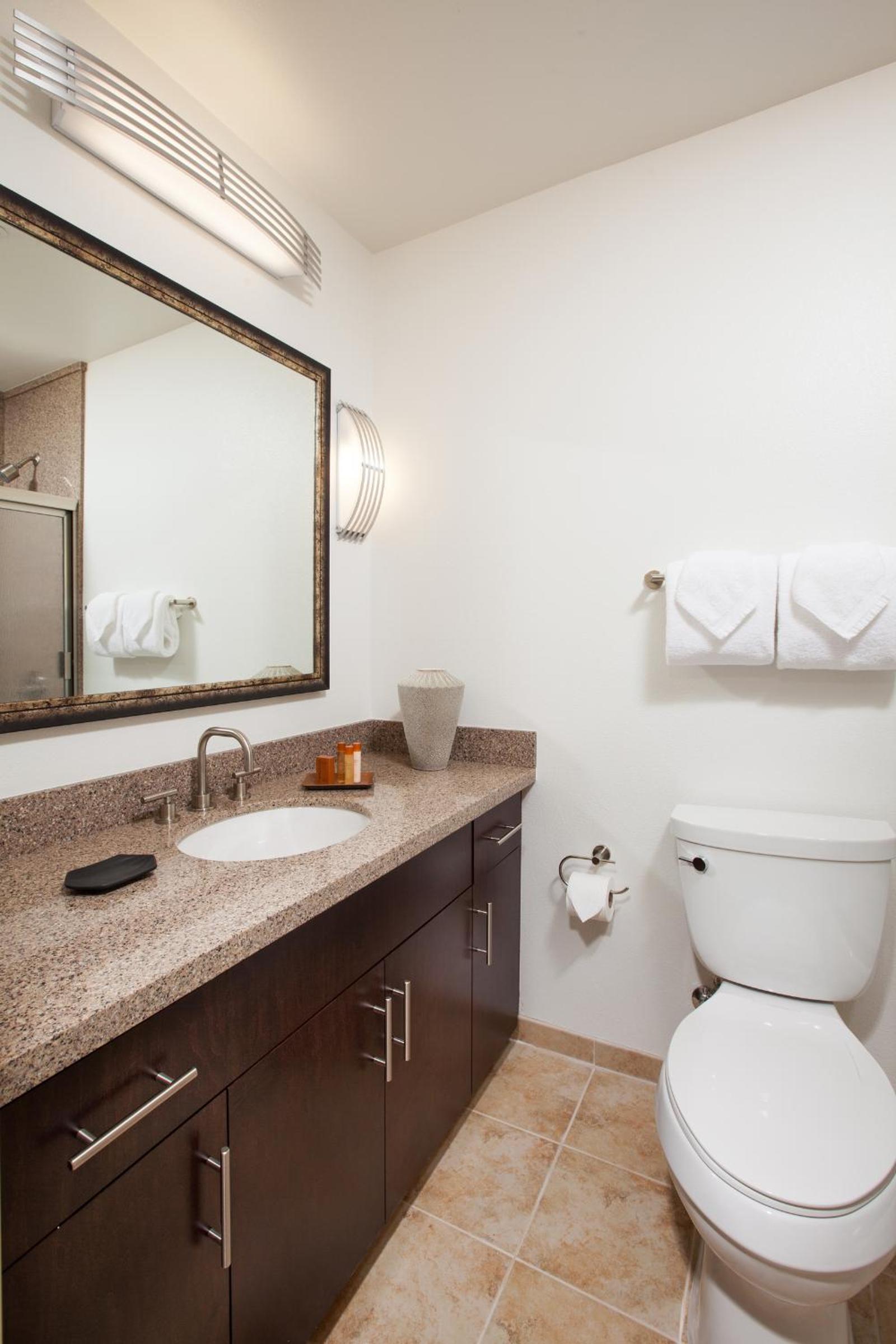 Winners Circle Resort - Property Image 7