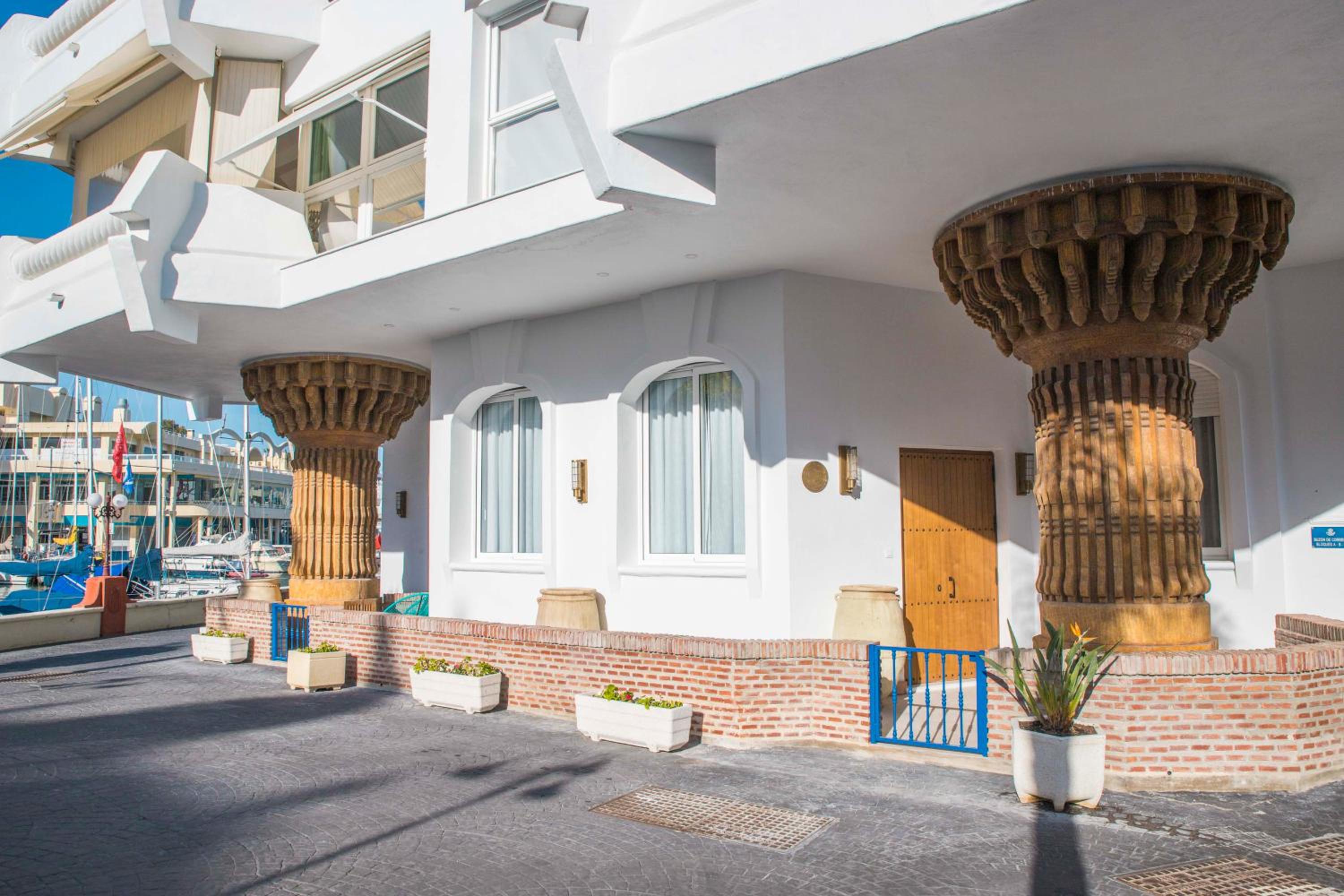 Popeye Suite Puerto Marina espectacular apartamento dentro de la Isla de Puerto Marina con Piscina en cubierta y a 1 minuto de la playa view 3