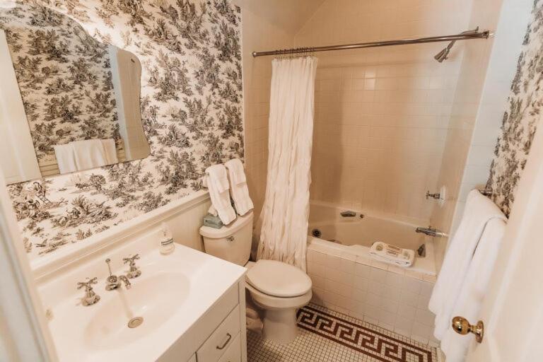 The Rochester Inn - Property Image 5