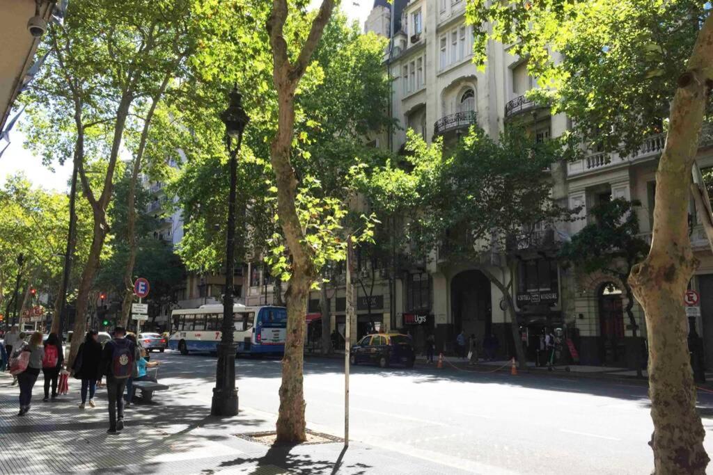 Duplex en centro histórico y turístico sobre AV de Mayo