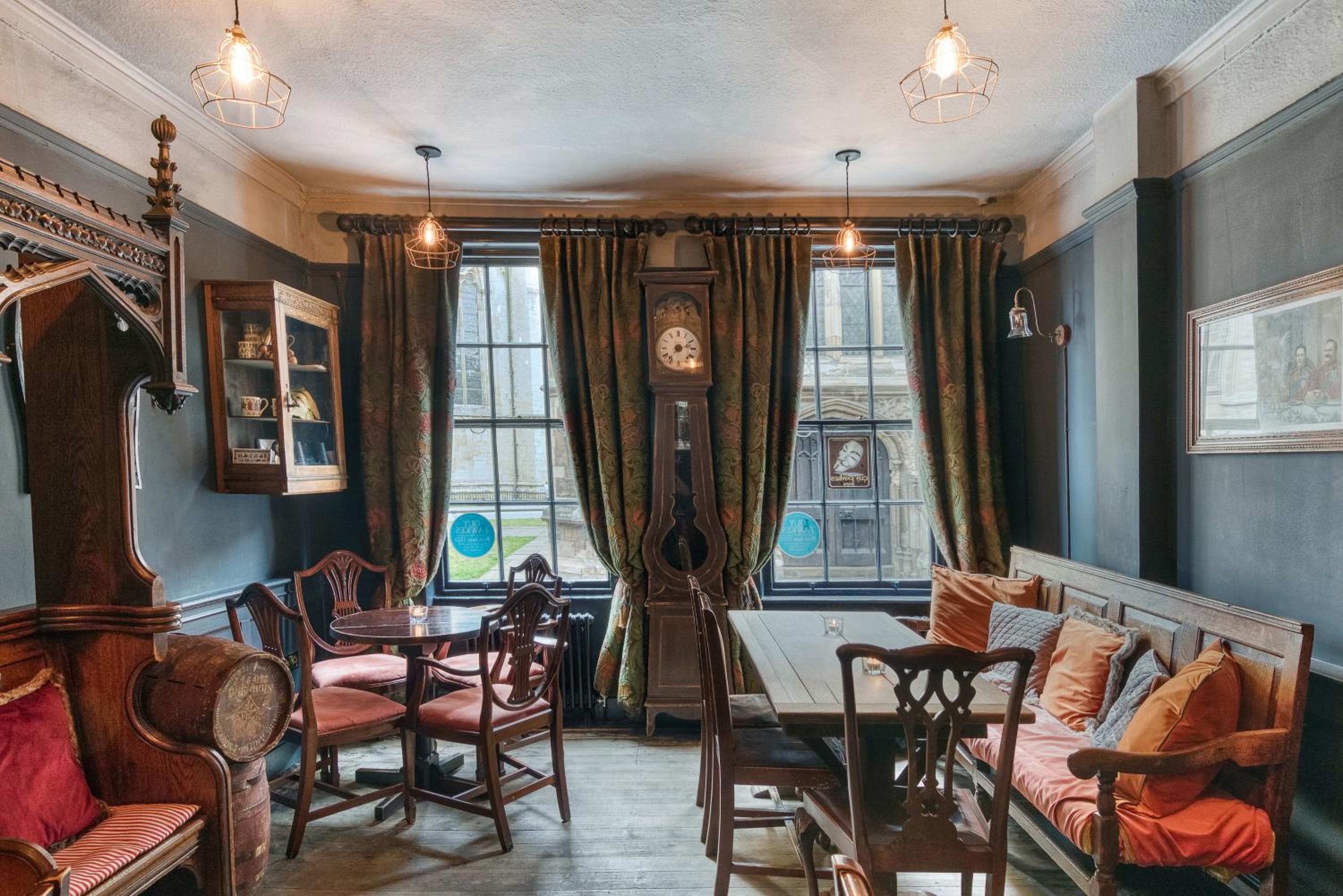 Guy Fawkes Inn