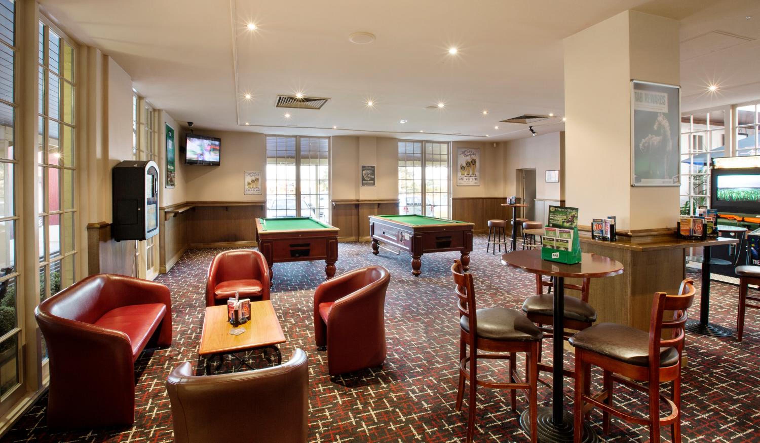 Nightcap at Sylvania Hotel