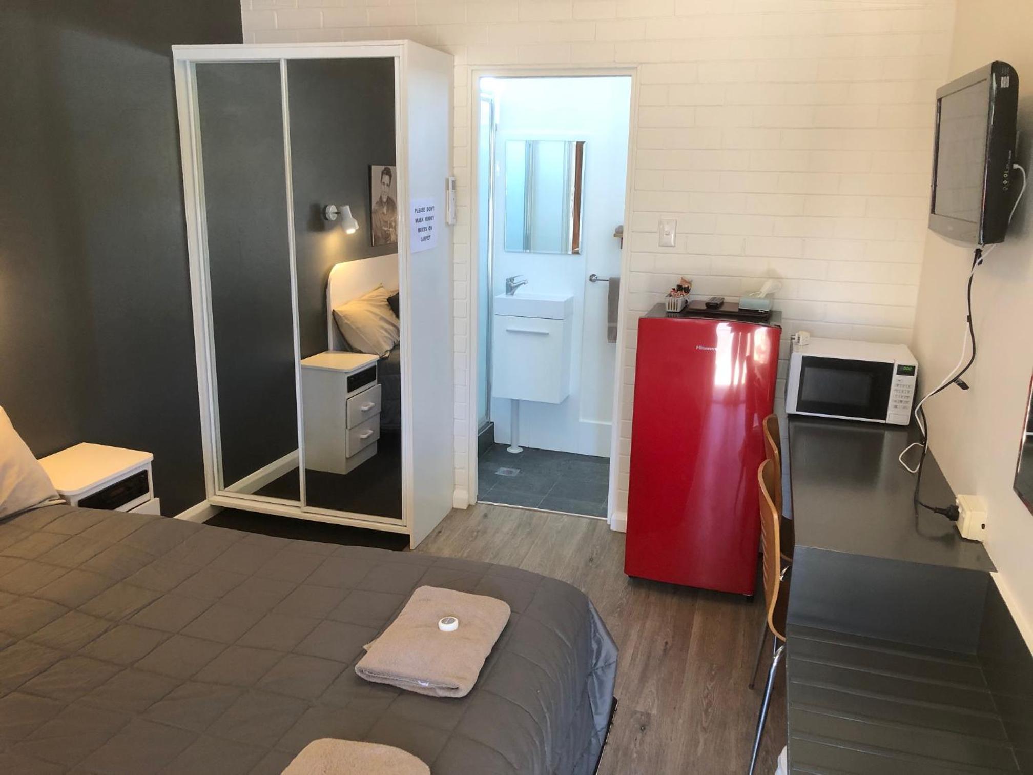 Memphis Motor Inn- UNDER NEW MANAGEMENT