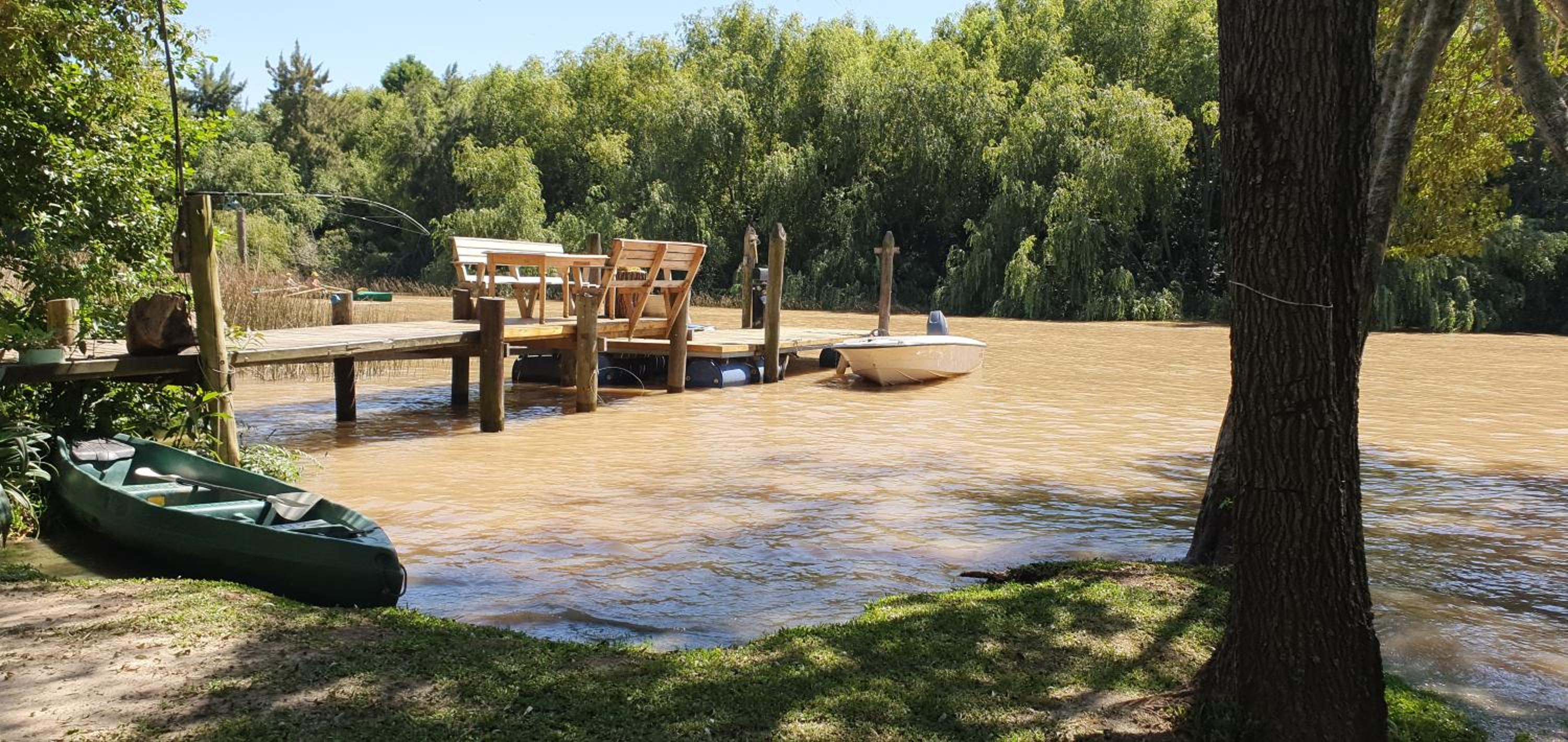 AMANU Casa Unica en el delta de Tigre a solo 5' para 30 personas