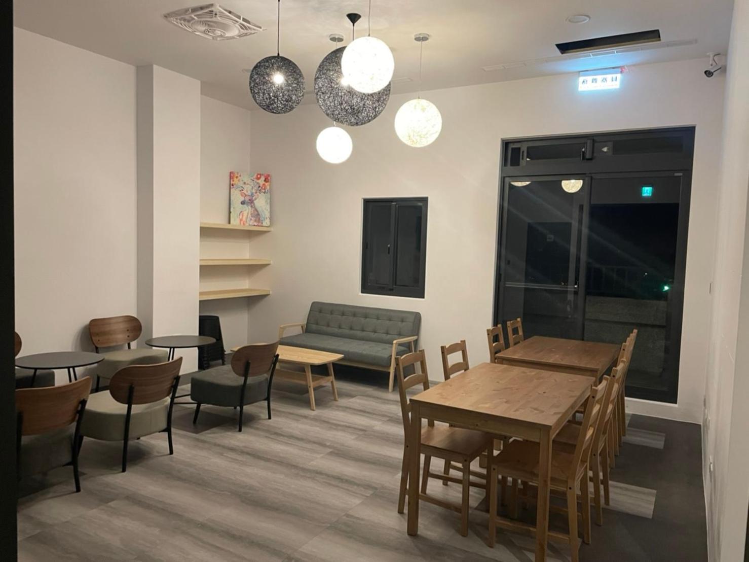 Photo 8