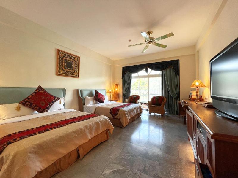 Swan Lake Villa Resort