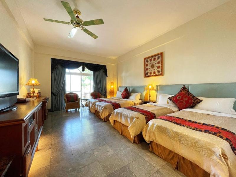 Swan Lake Villa Resort