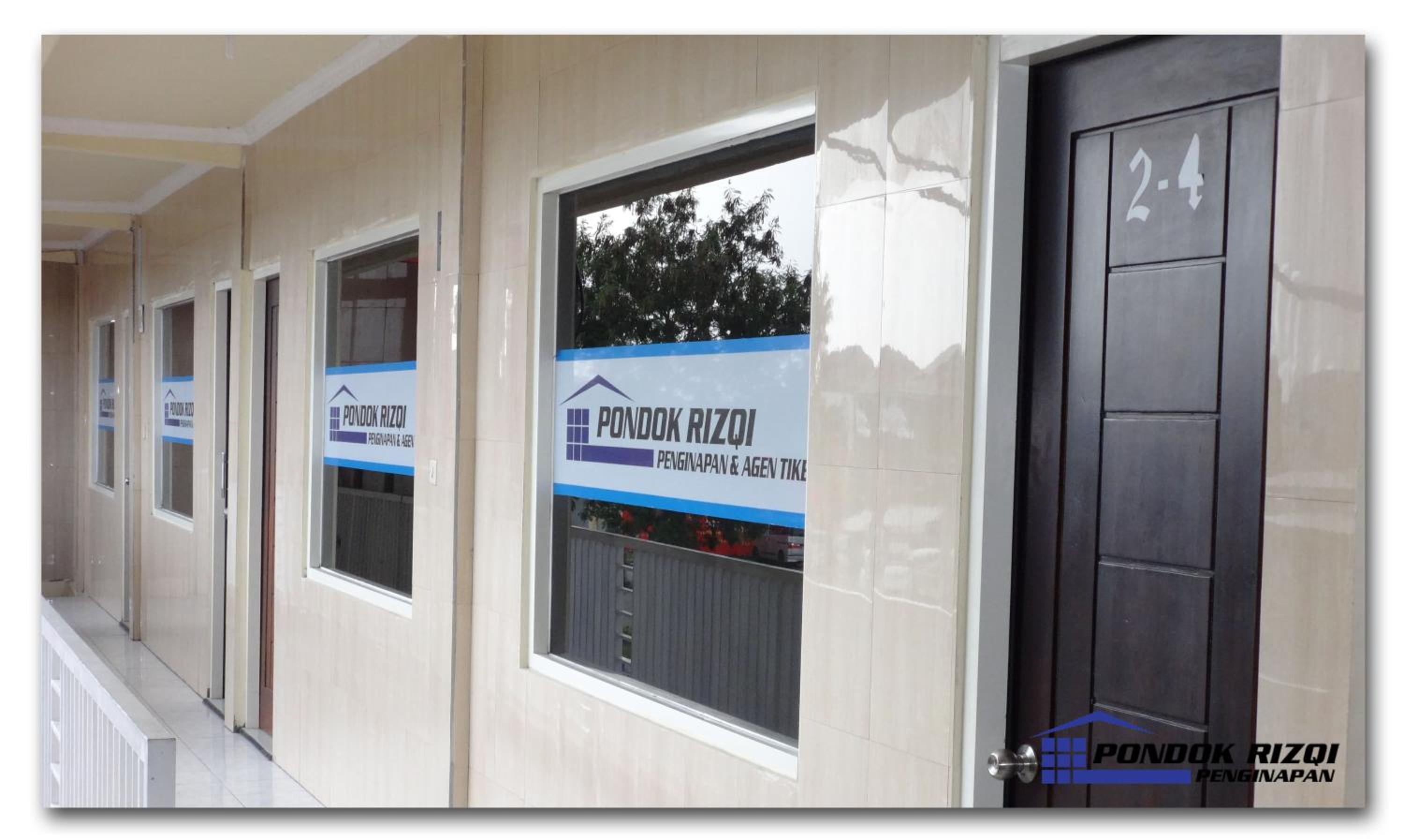 RedDoorz Syariah near T1 Juanda Airport 2