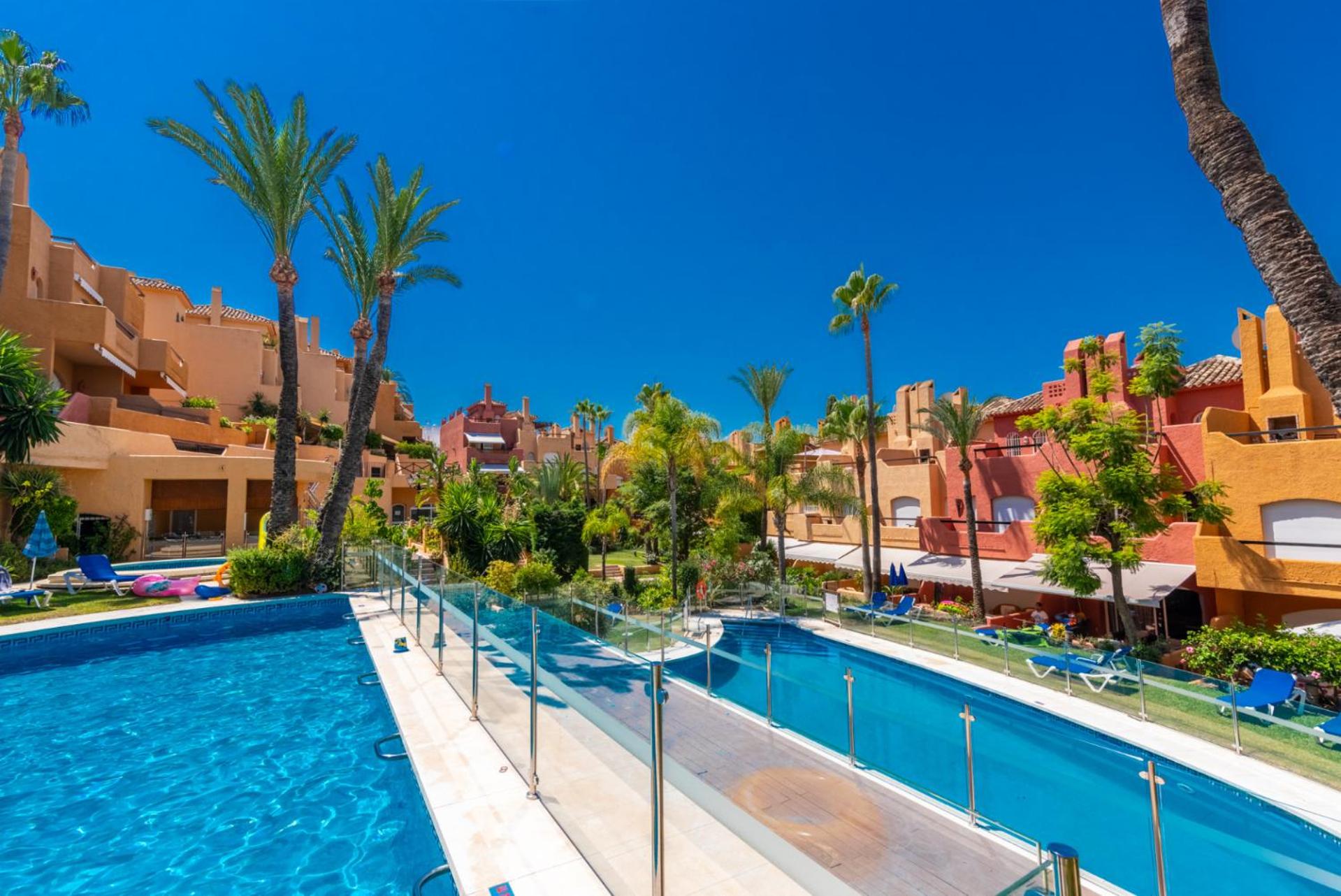 Hotel Family Exclusiv Townhouse Puerto Banus - Image 1