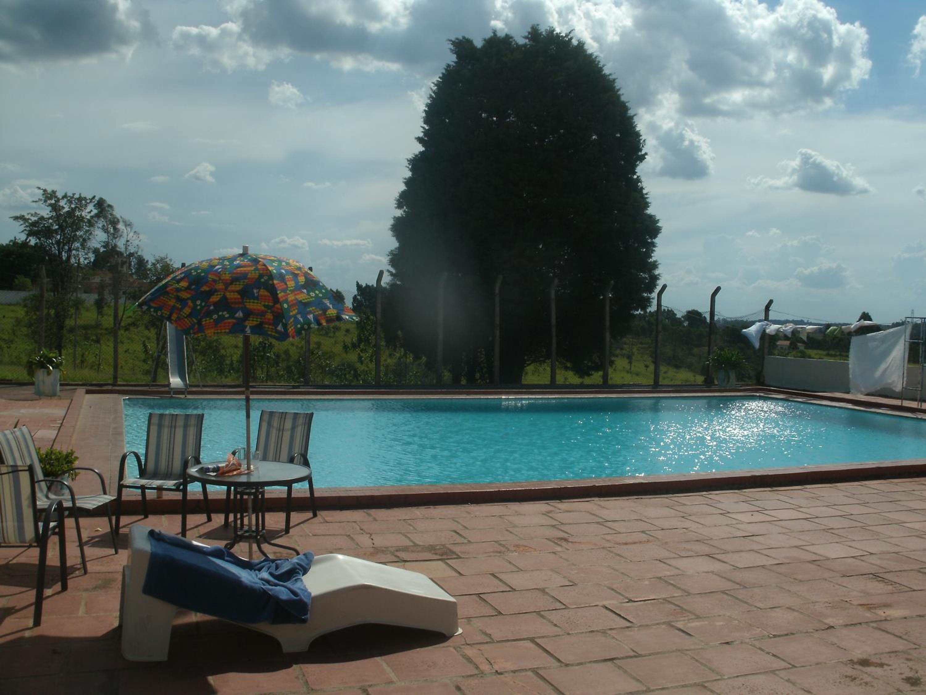 Lazer Campo Piscina 07 qts 4wc km.68 C.Branco