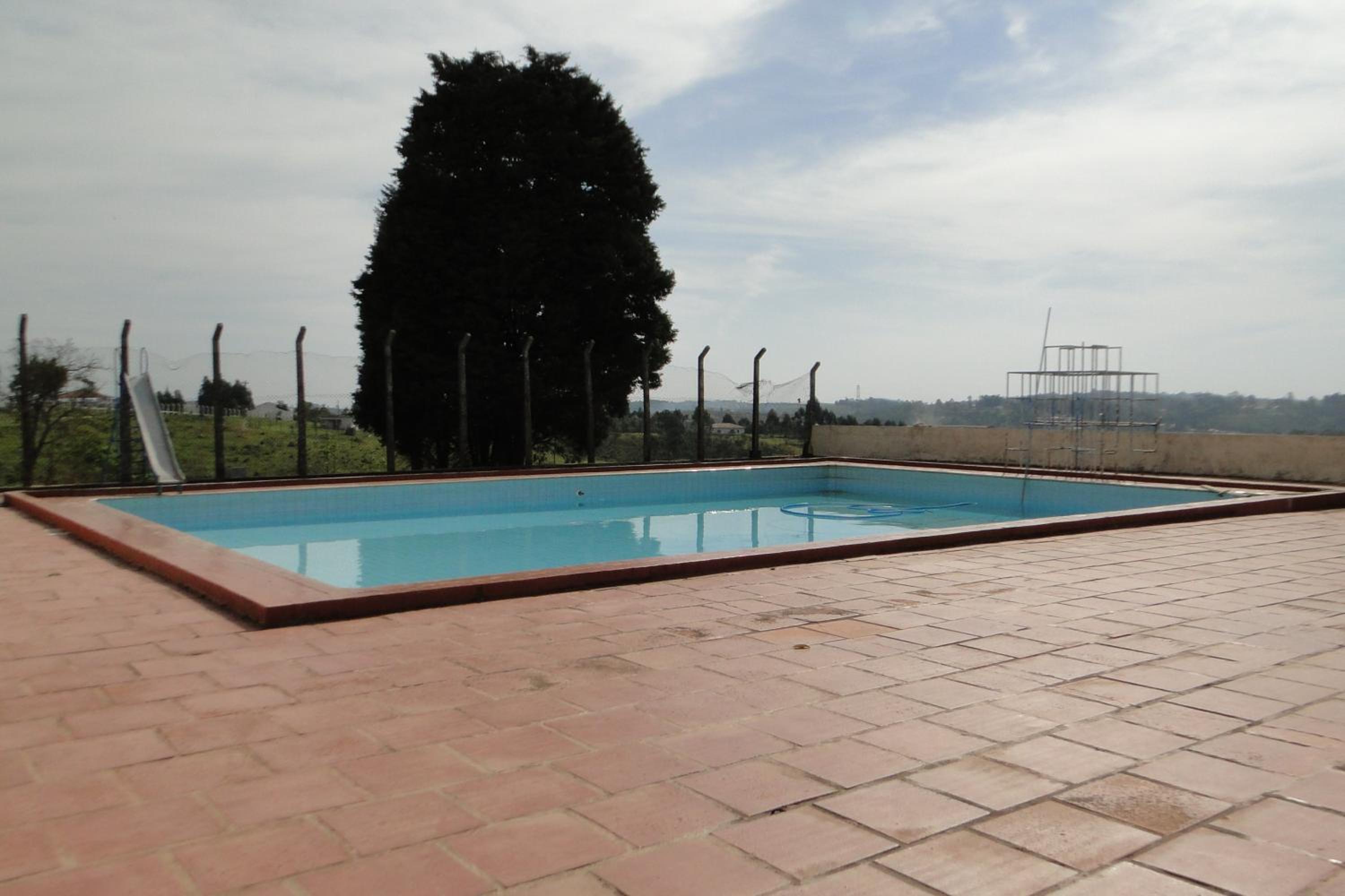 Lazer Campo Piscina 07 qts 4wc km.68 C.Branco