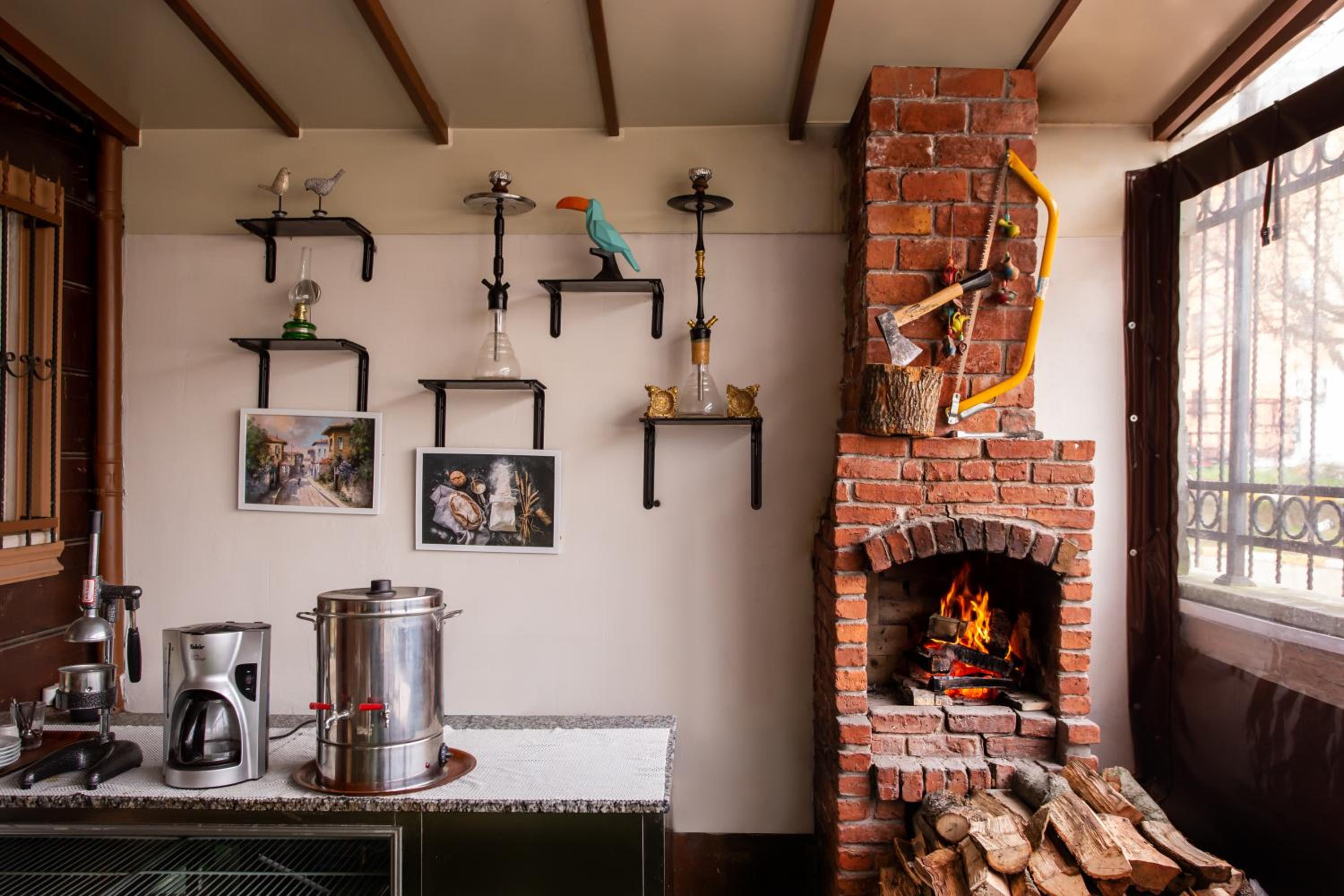 April Hotel - Image 67